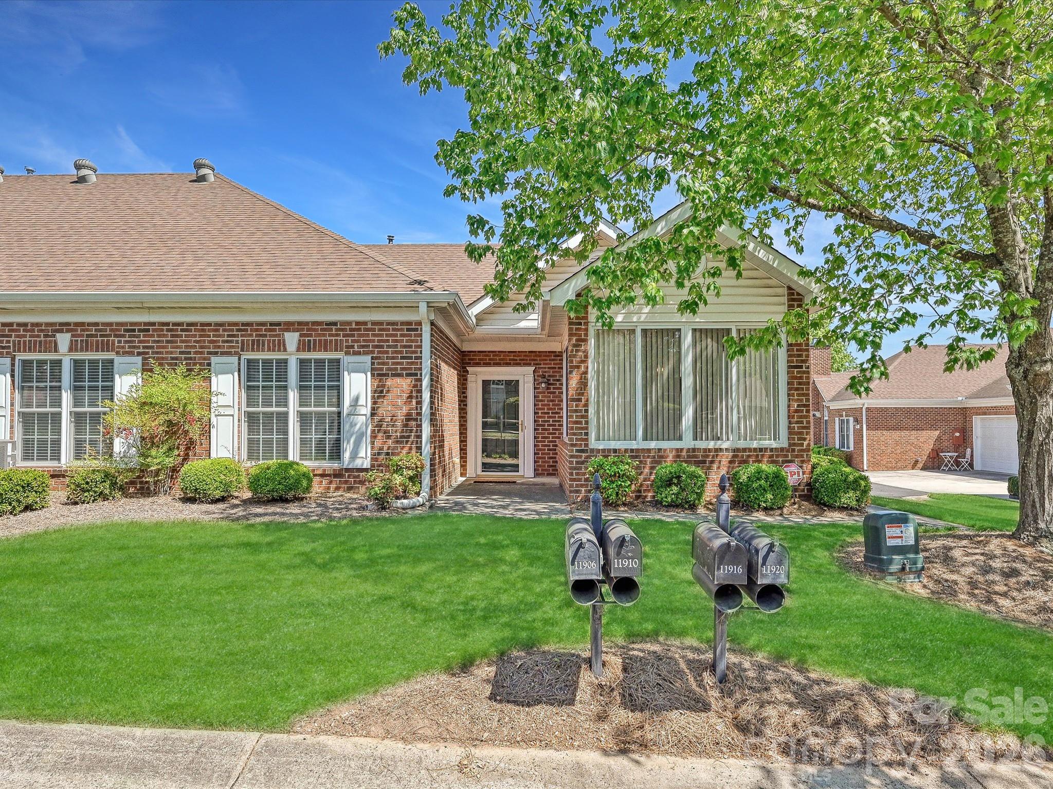 8655 Windsor Ridge Drive Property Photo 1