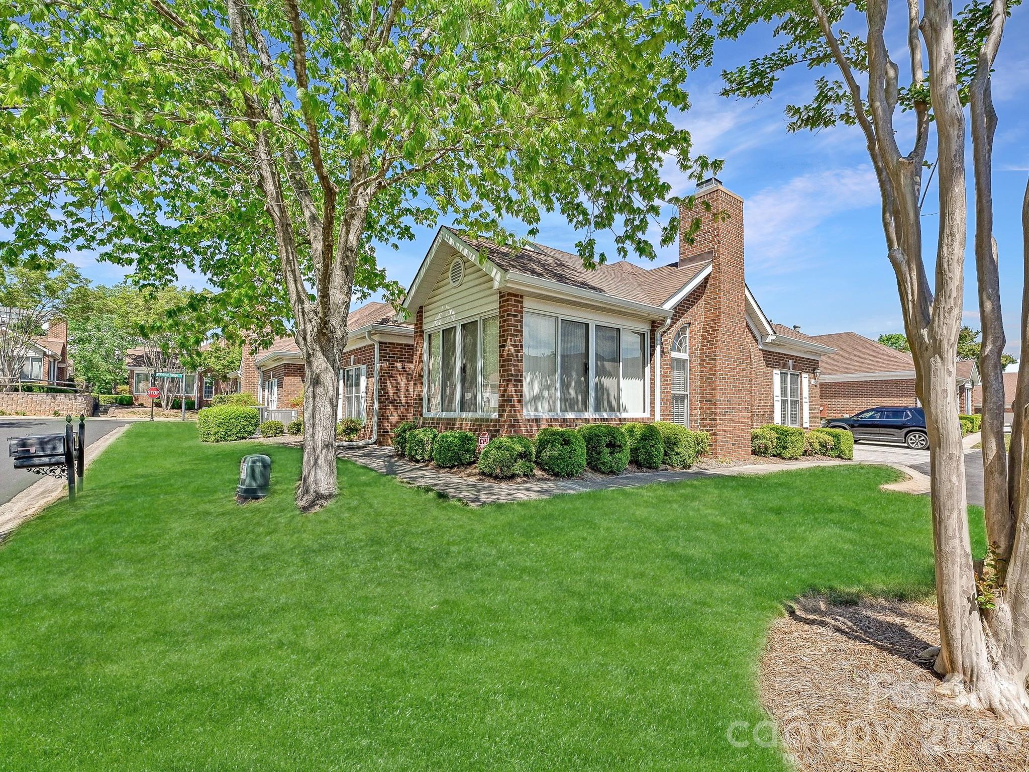 8655 Windsor Ridge Drive Property Photo 2