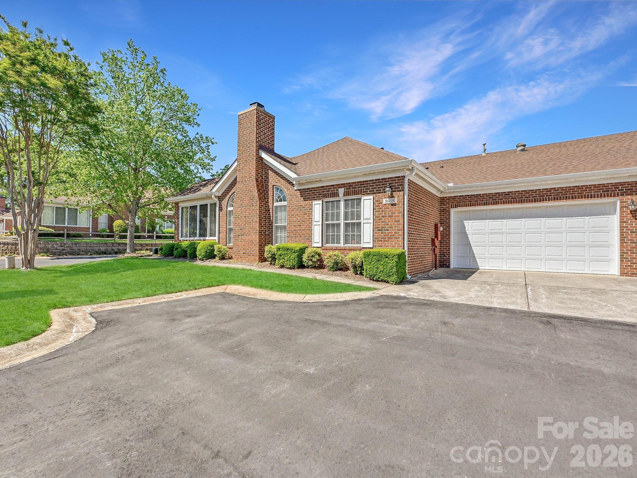 8655 Windsor Ridge Drive Property Photo 3