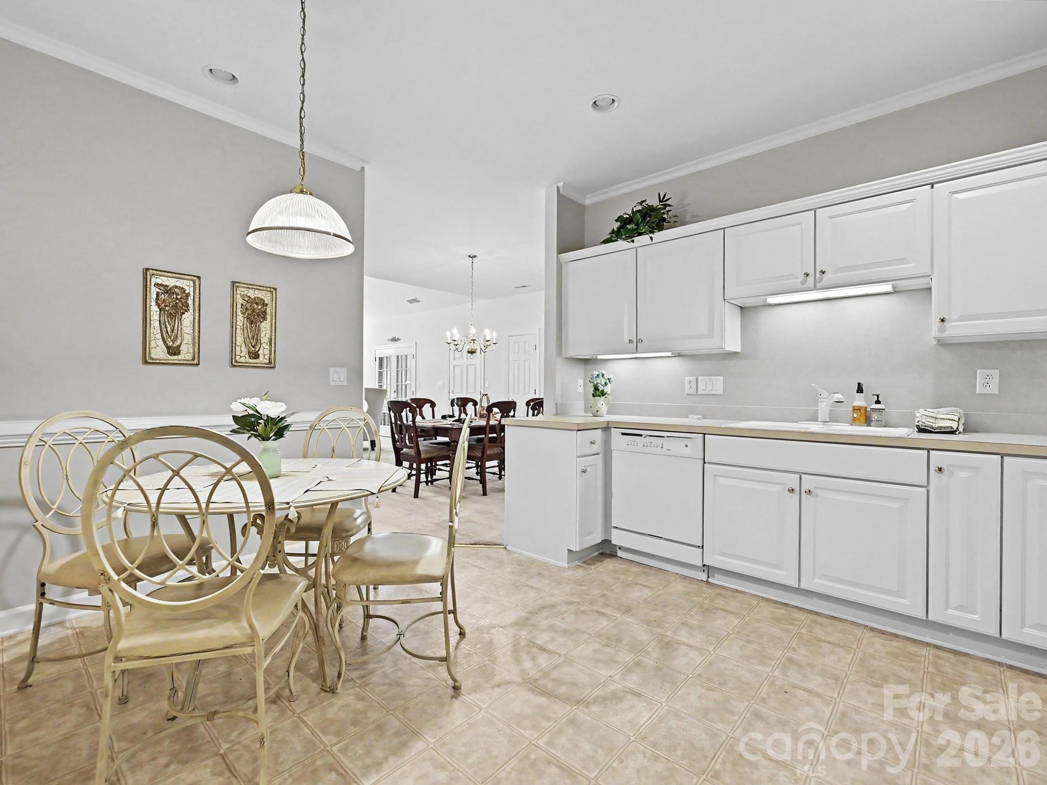 8655 Windsor Ridge Drive Property Photo 10
