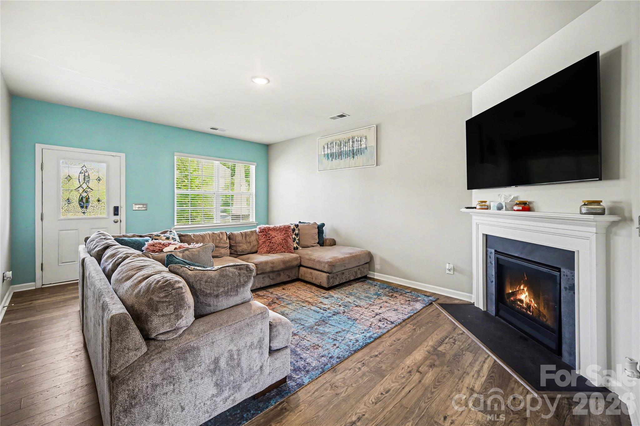 828 Larmore Avenue Property Photo 3