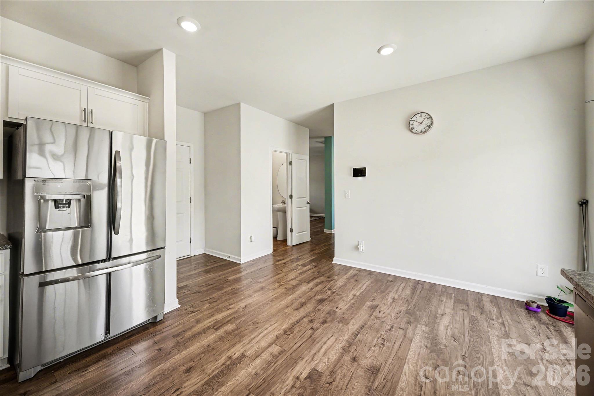 828 Larmore Avenue Property Photo 6