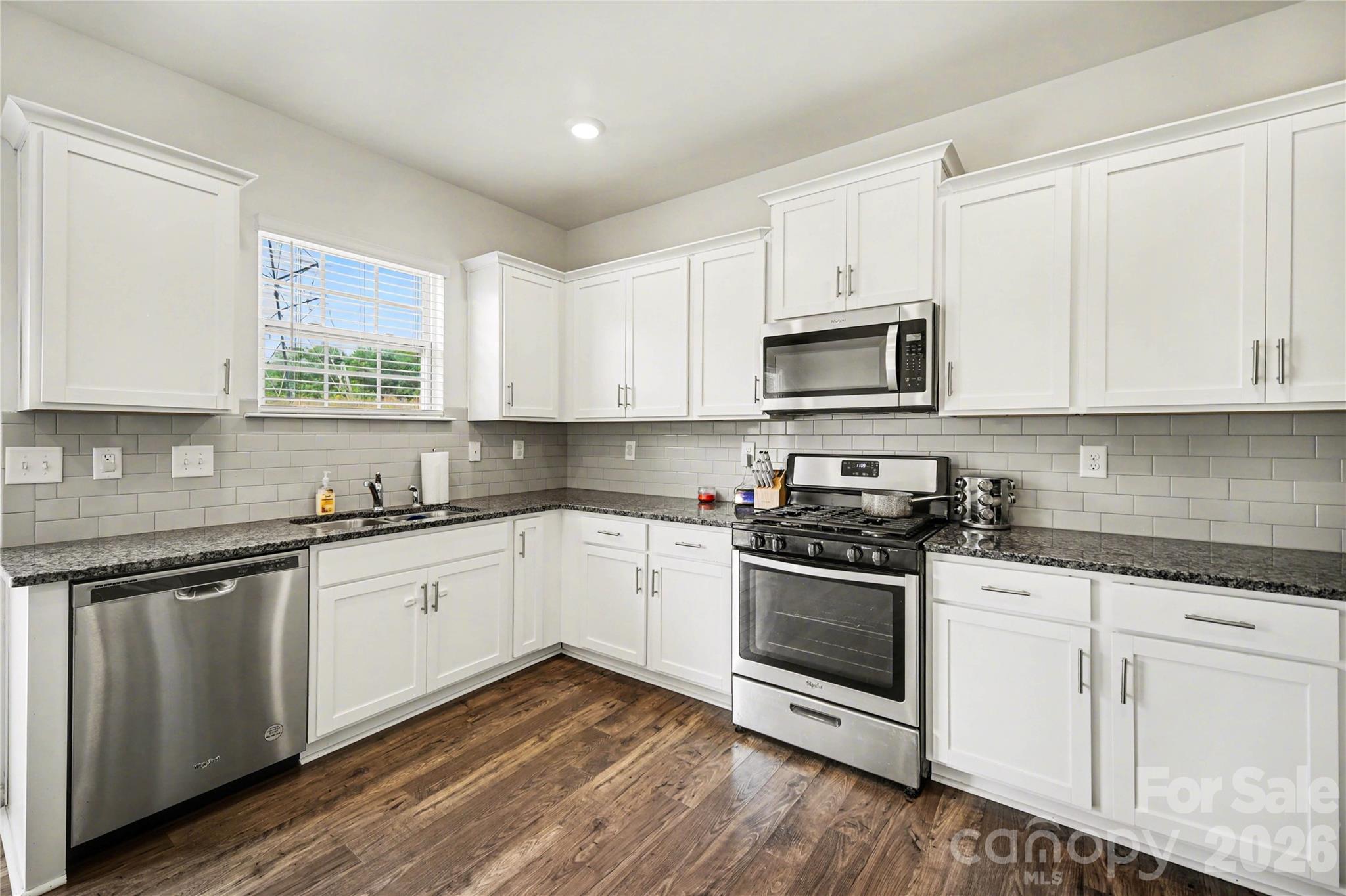 828 Larmore Avenue Property Photo 8