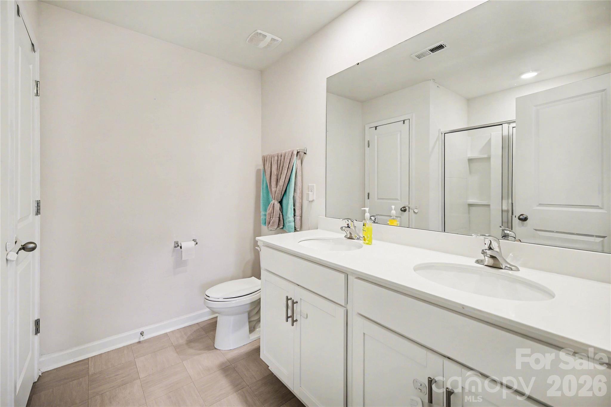 828 Larmore Avenue Property Photo 16