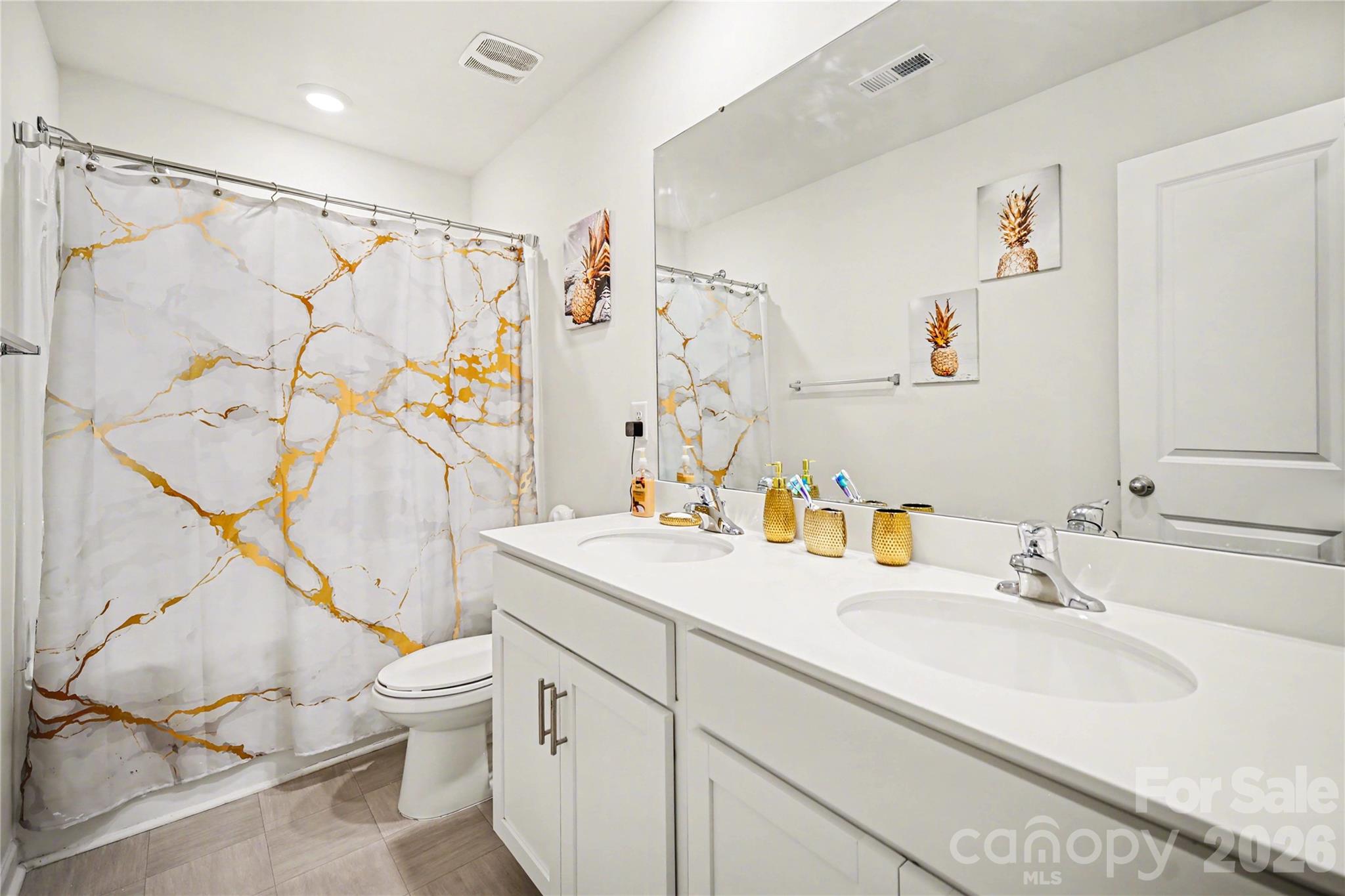 828 Larmore Avenue Property Photo 19