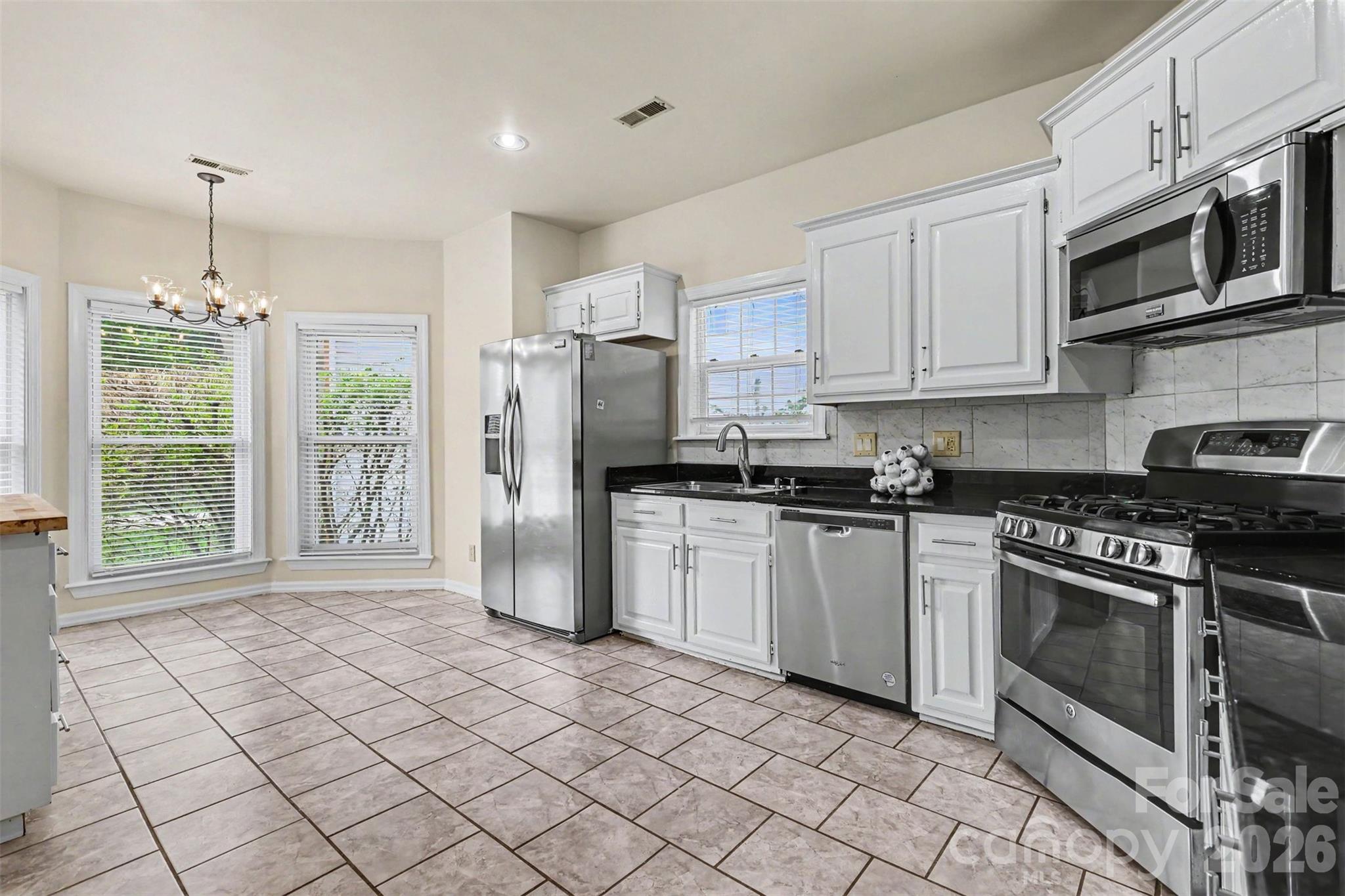 9102 Brightleaf Place Property Photo 7