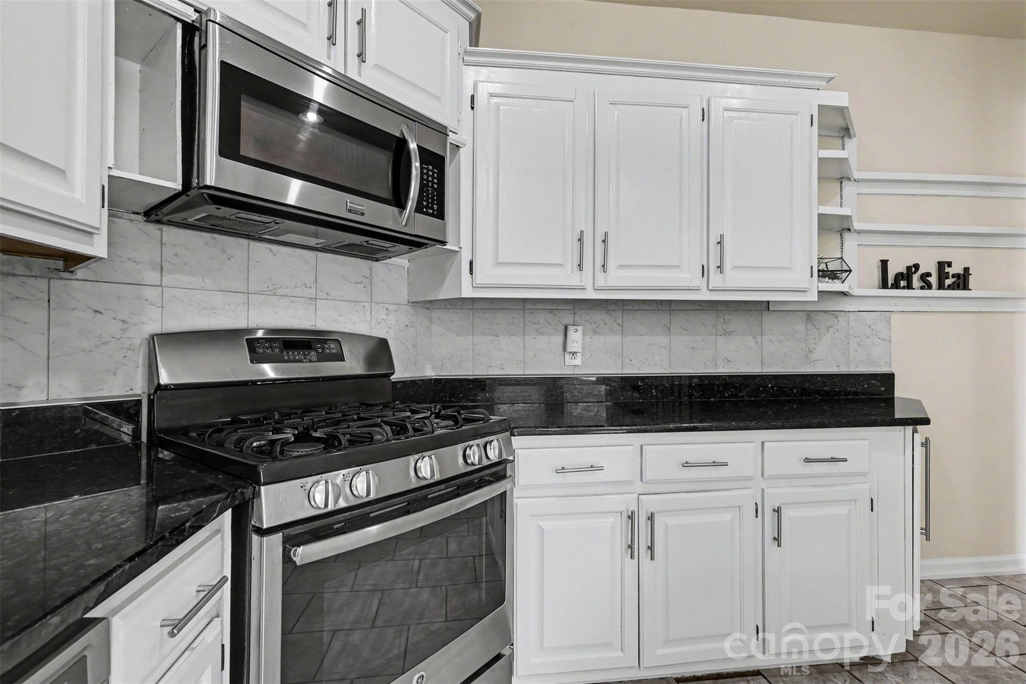 9102 Brightleaf Place Property Photo 9