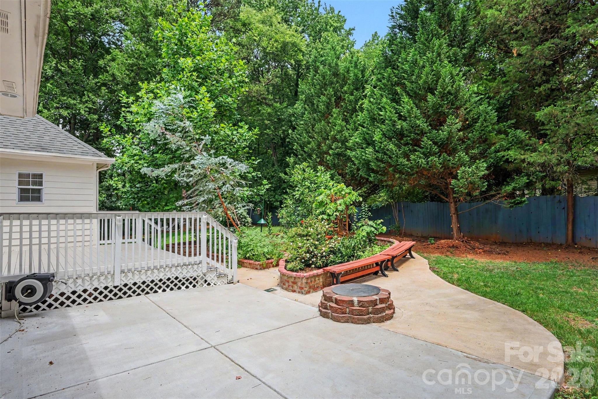 9102 Brightleaf Place Property Photo 26