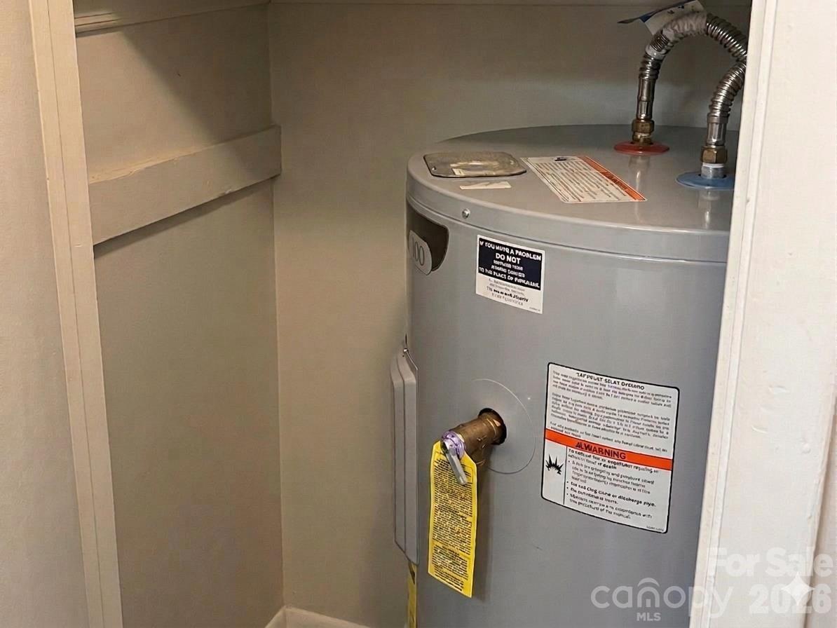 108 York Park Street Property Photo 8