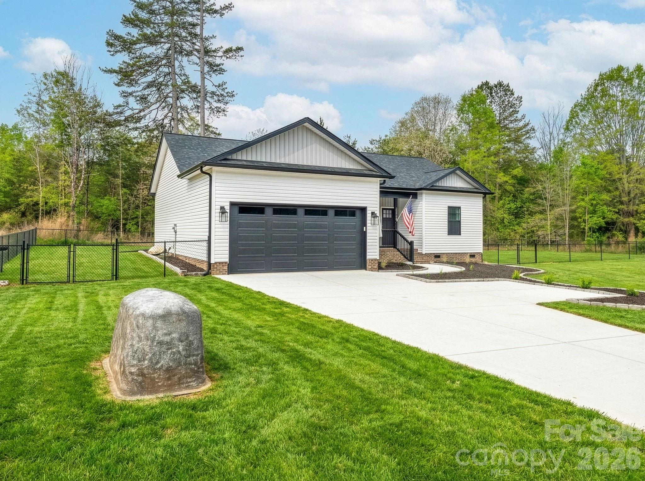 2462 Shoal Road Property Photo 3