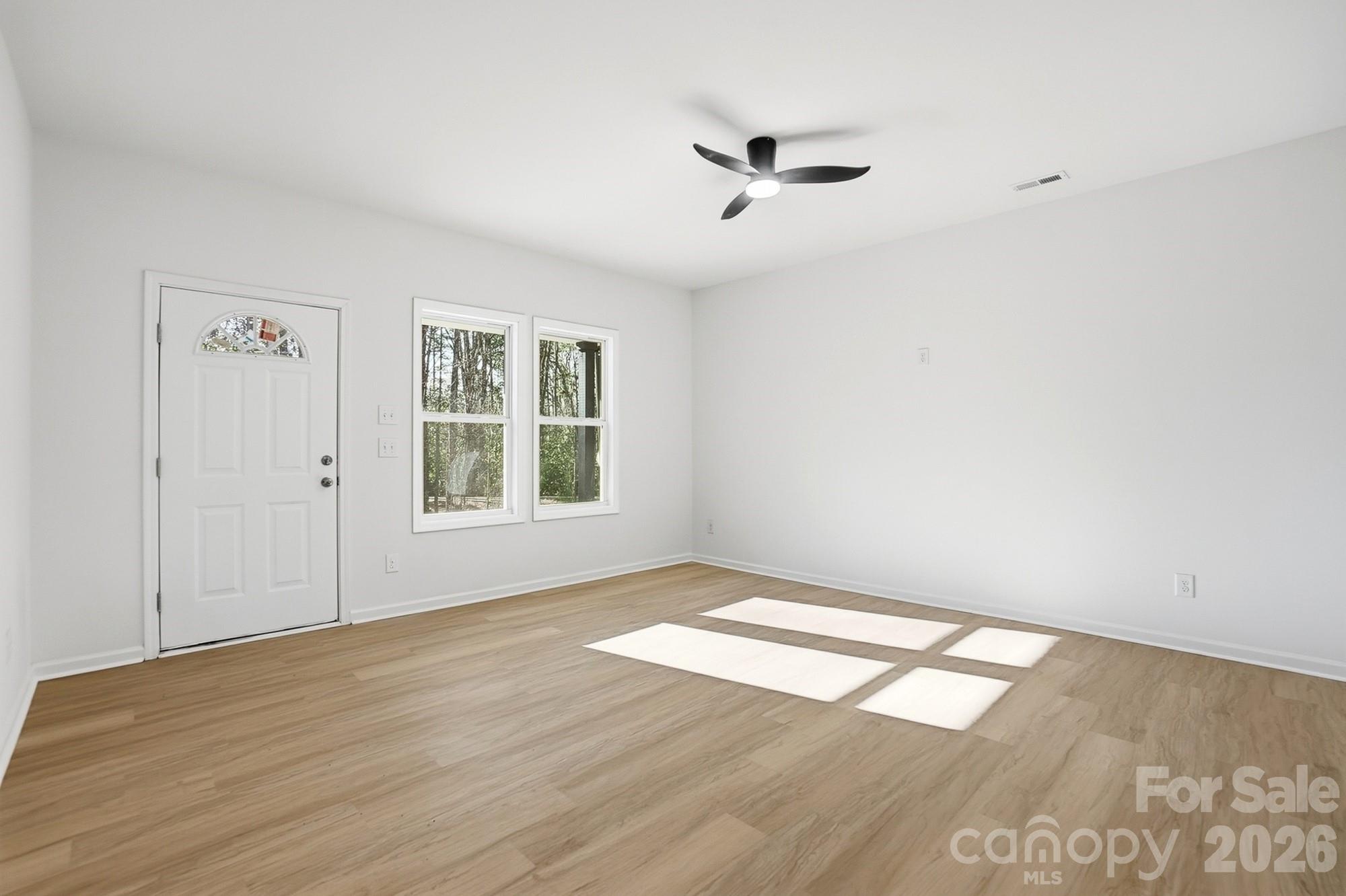 711 Adams Street Property Photo 6