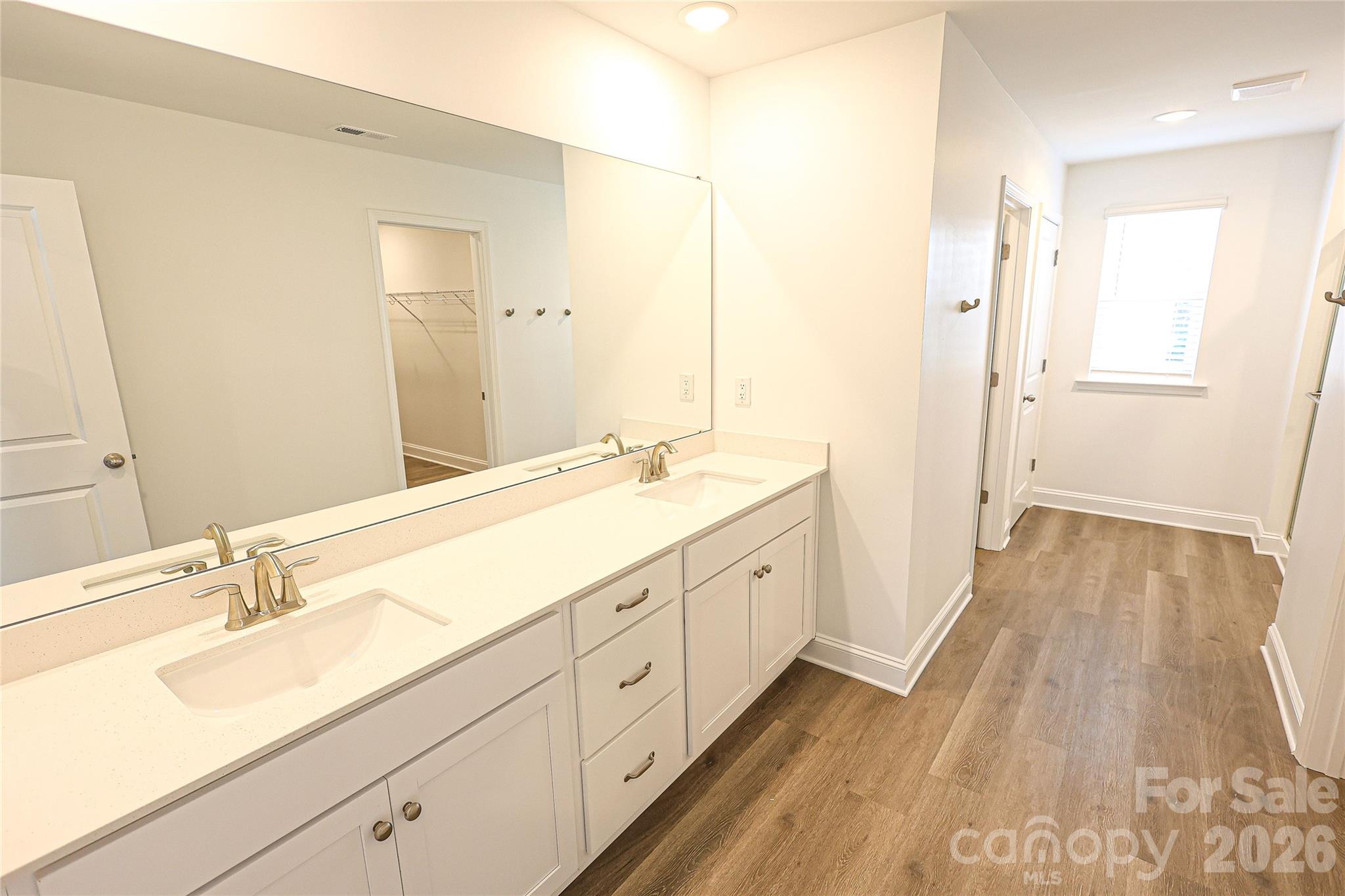 5007 Twin River Drive Property Photo 8