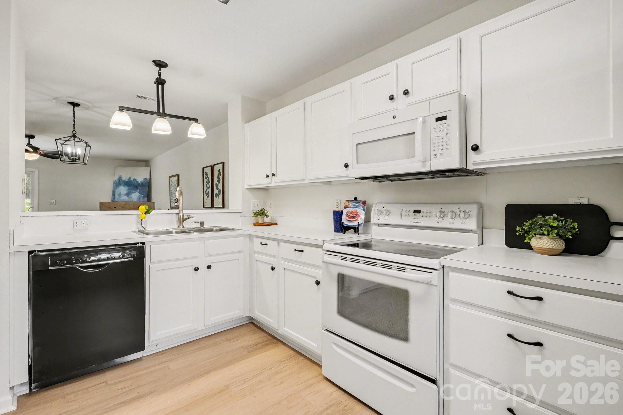 971 Heritage Parkway Property Photo 10