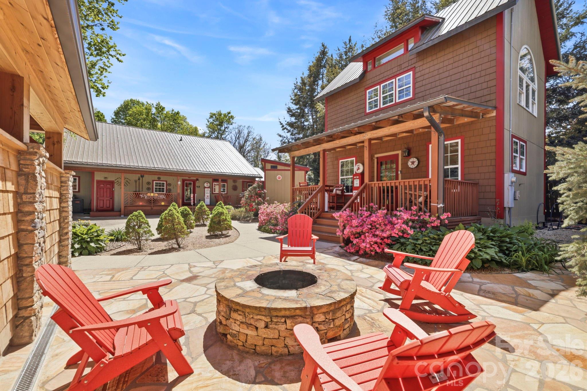 107 5th Street Property Photo 1