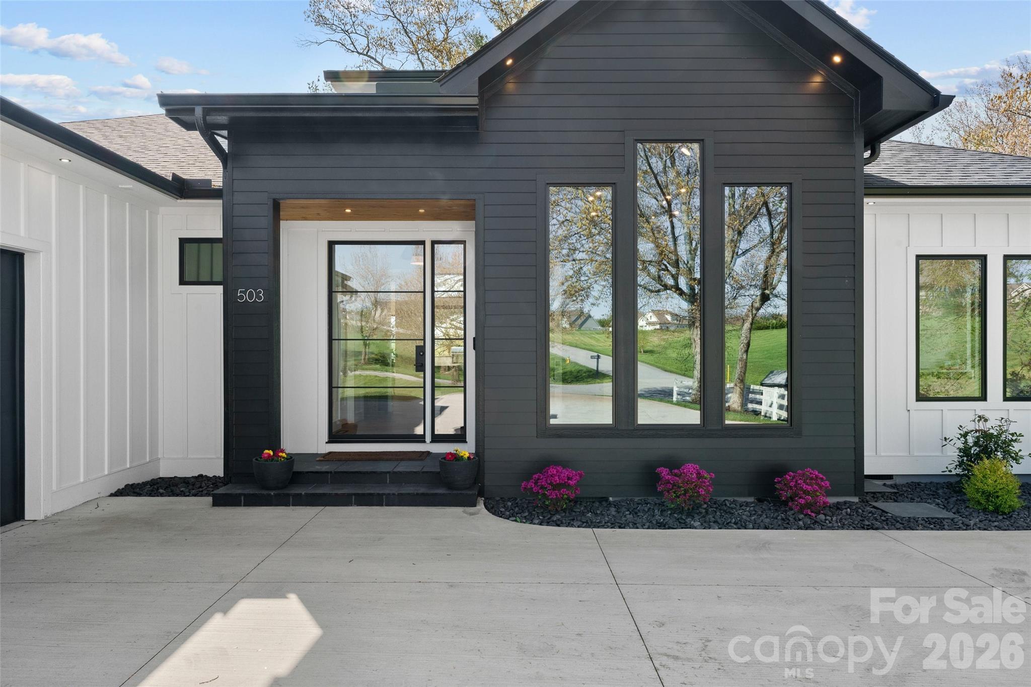 503 Nesbitt Drive Property Photo 3