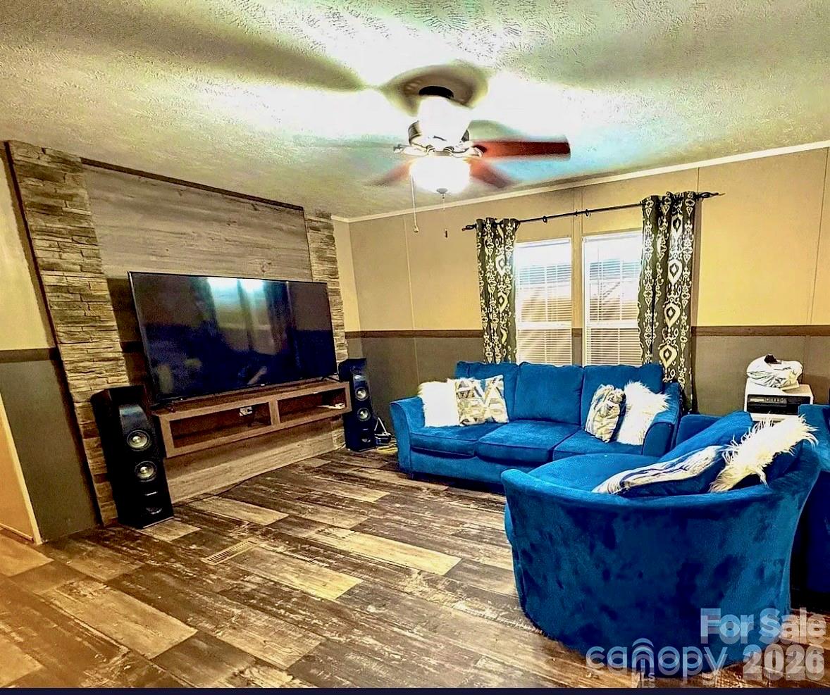 718 W Virginia Avenue Property Photo 7