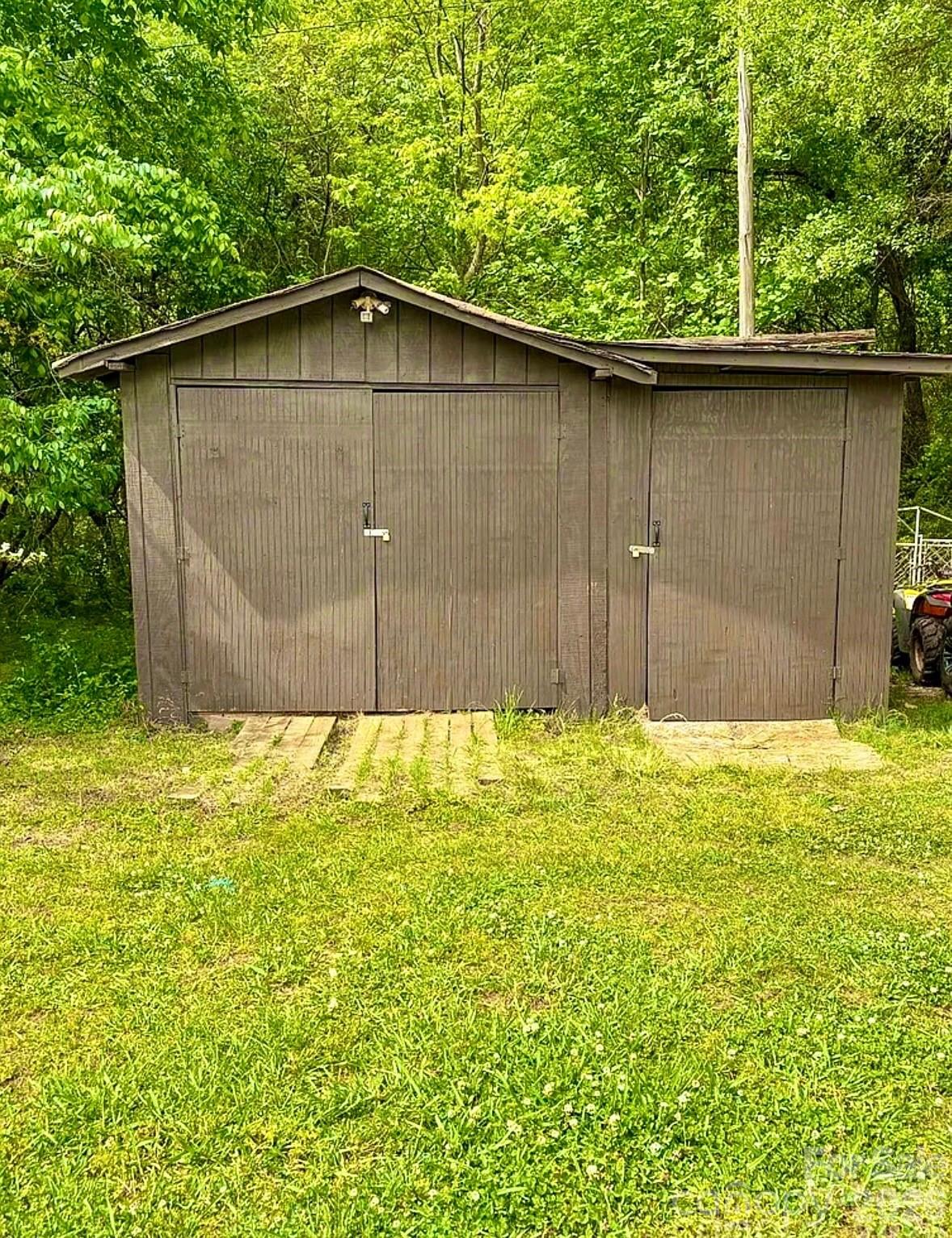718 W Virginia Avenue Property Photo 17