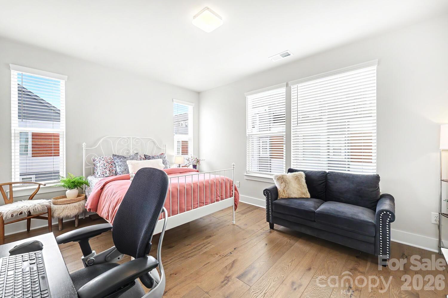 2032 Bryant Park Drive Property Photo 14