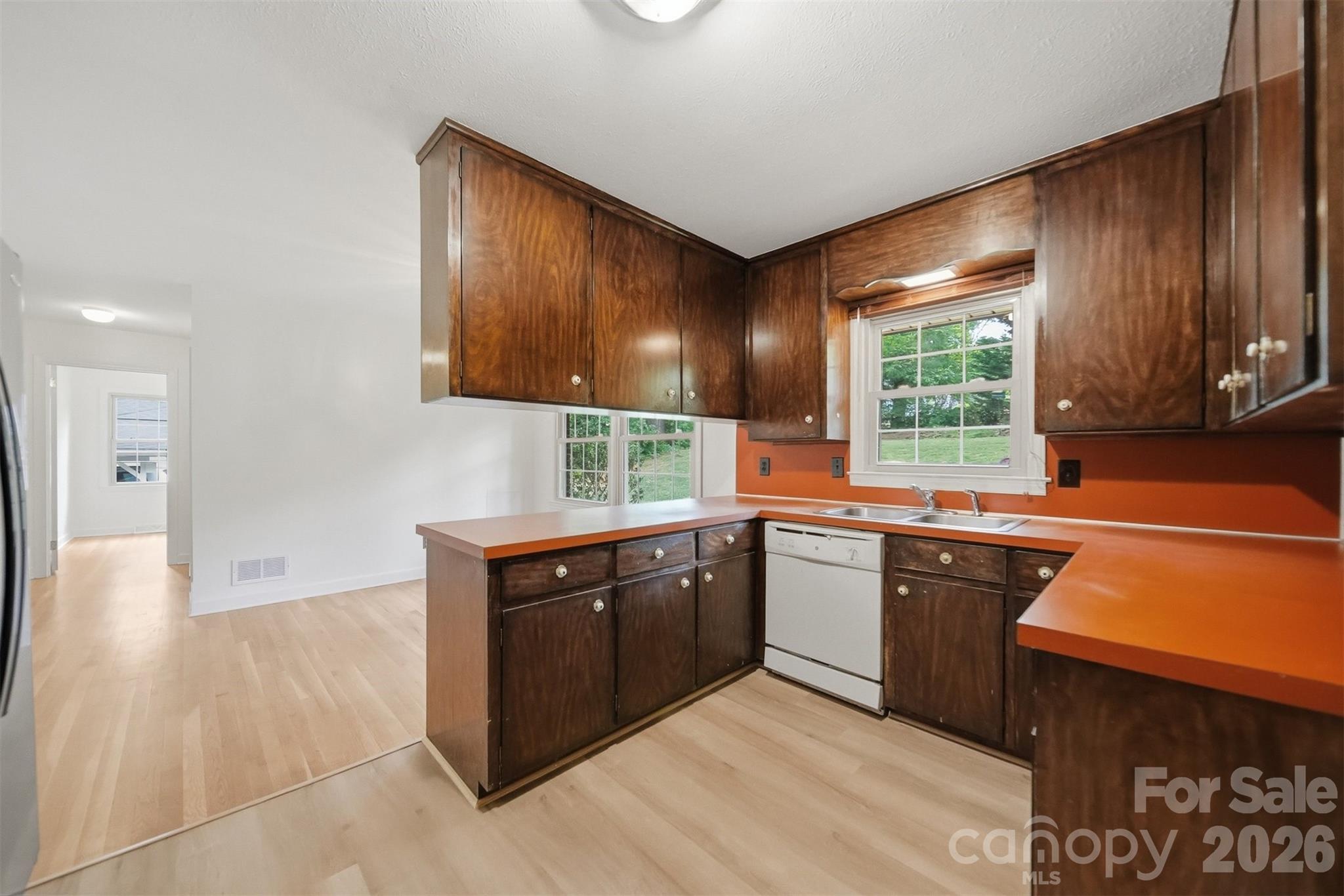 105 Ann Street Property Photo 6