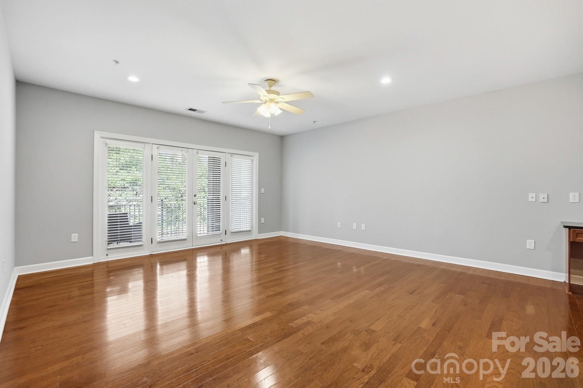 1829 Kenilworth Avenue 204 Property Photo 2