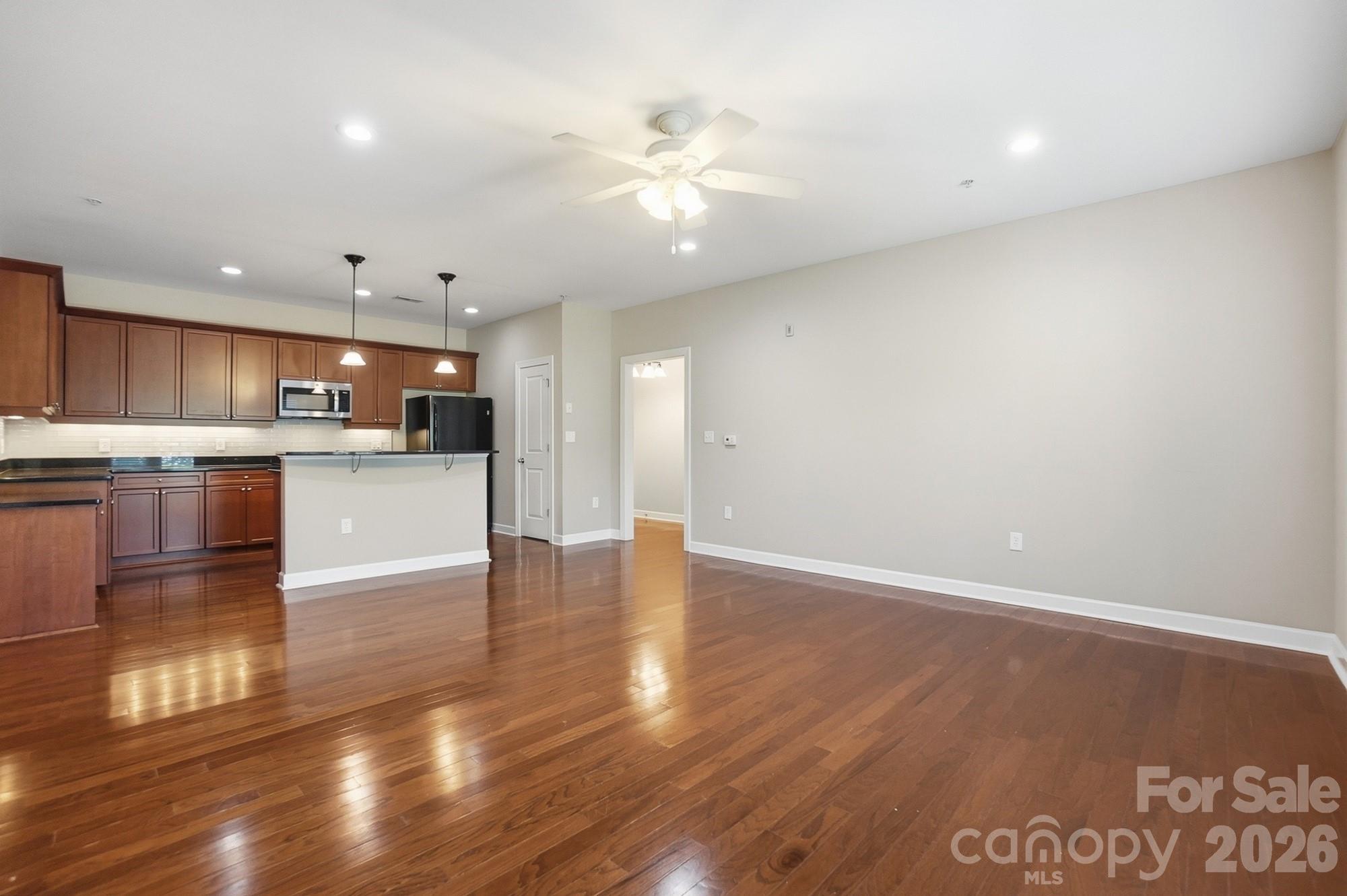 1829 Kenilworth Avenue 204 Property Photo 5