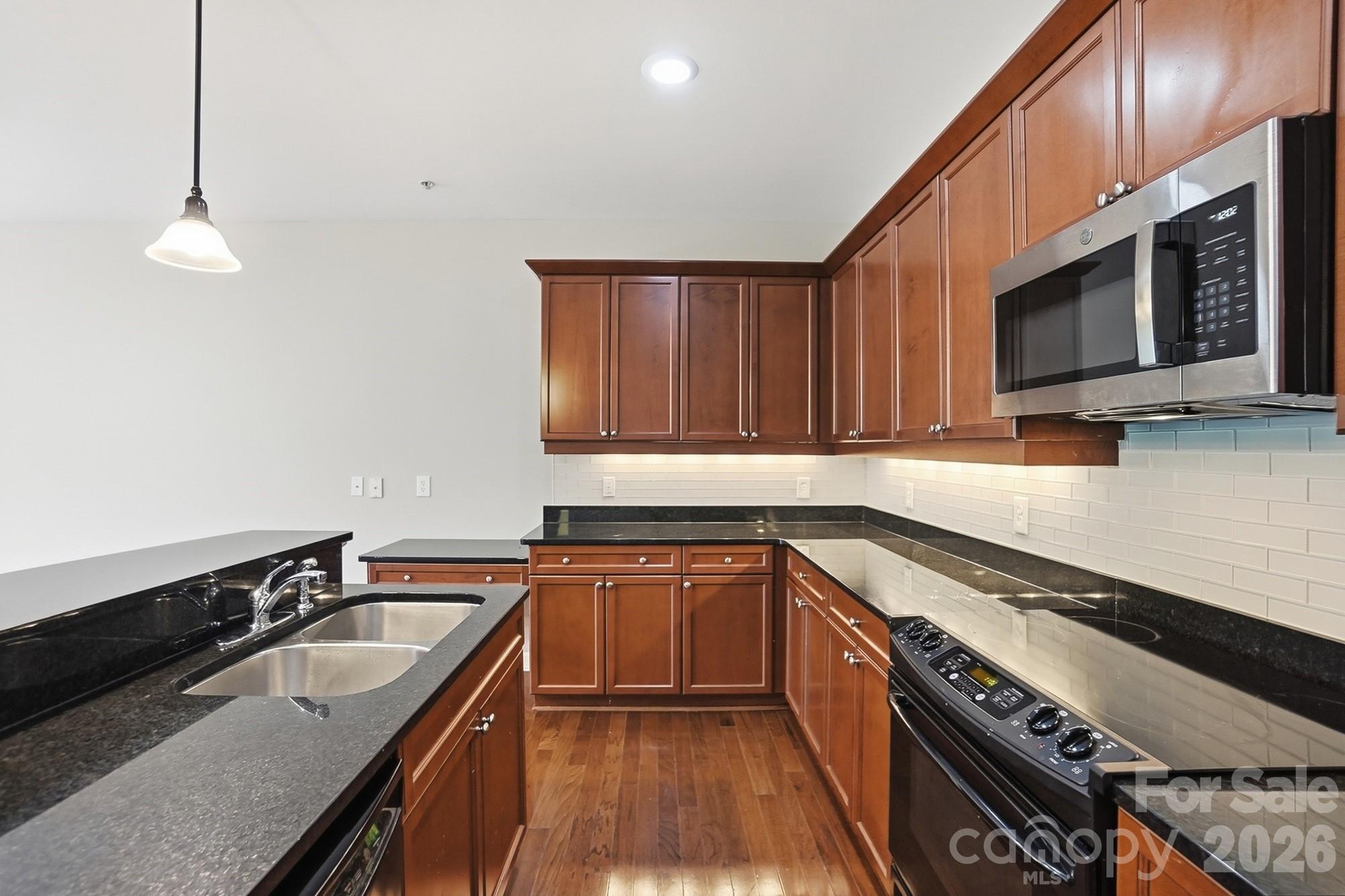 1829 Kenilworth Avenue 204 Property Photo 8