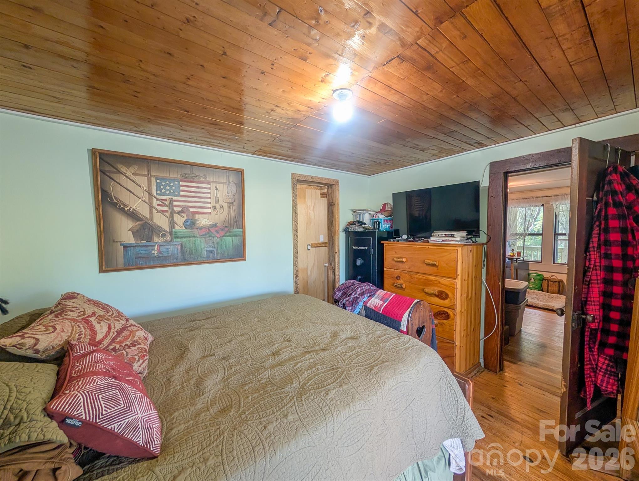 87 Henderson Lane Property Photo 28