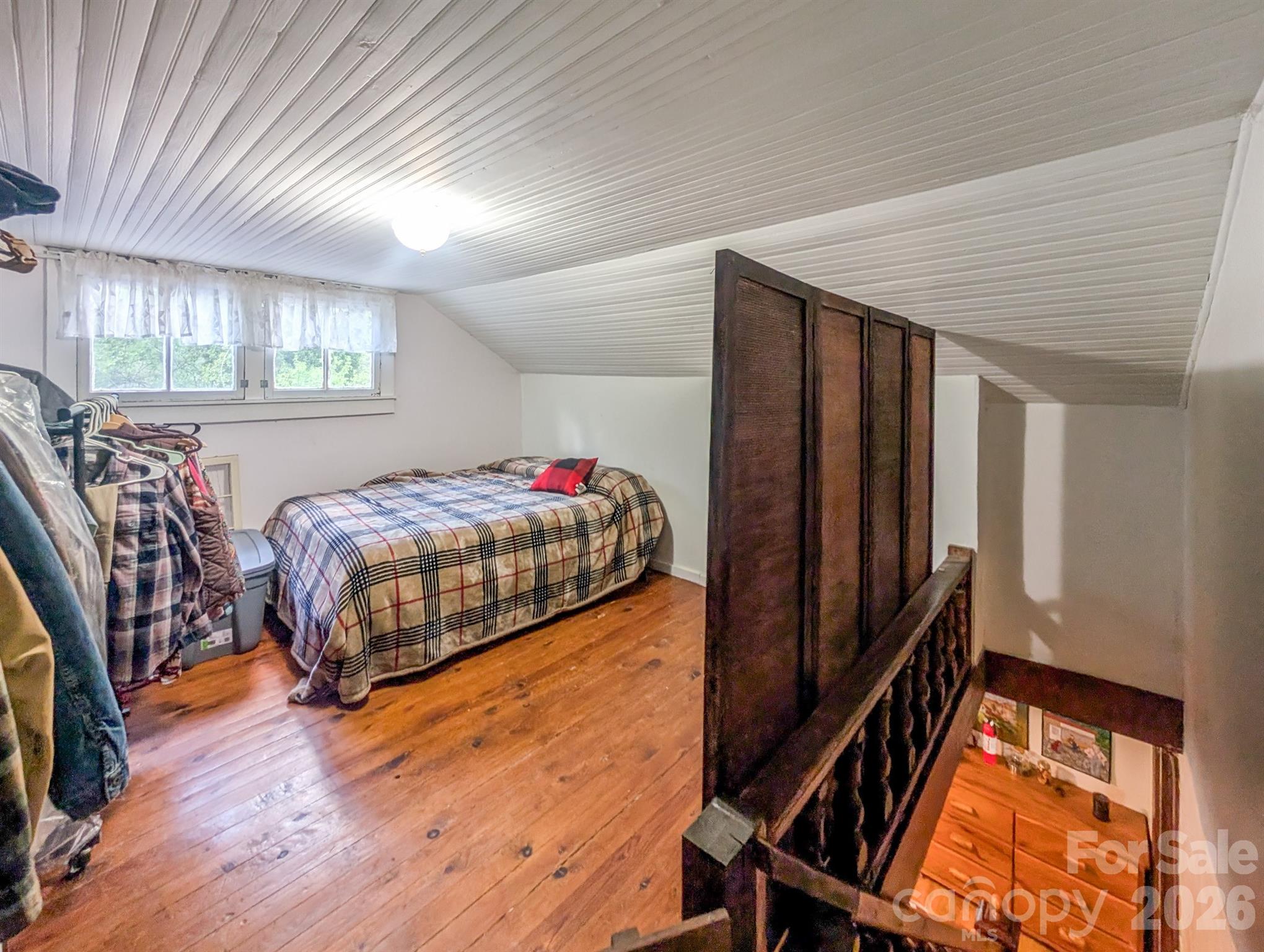 87 Henderson Lane Property Photo 34