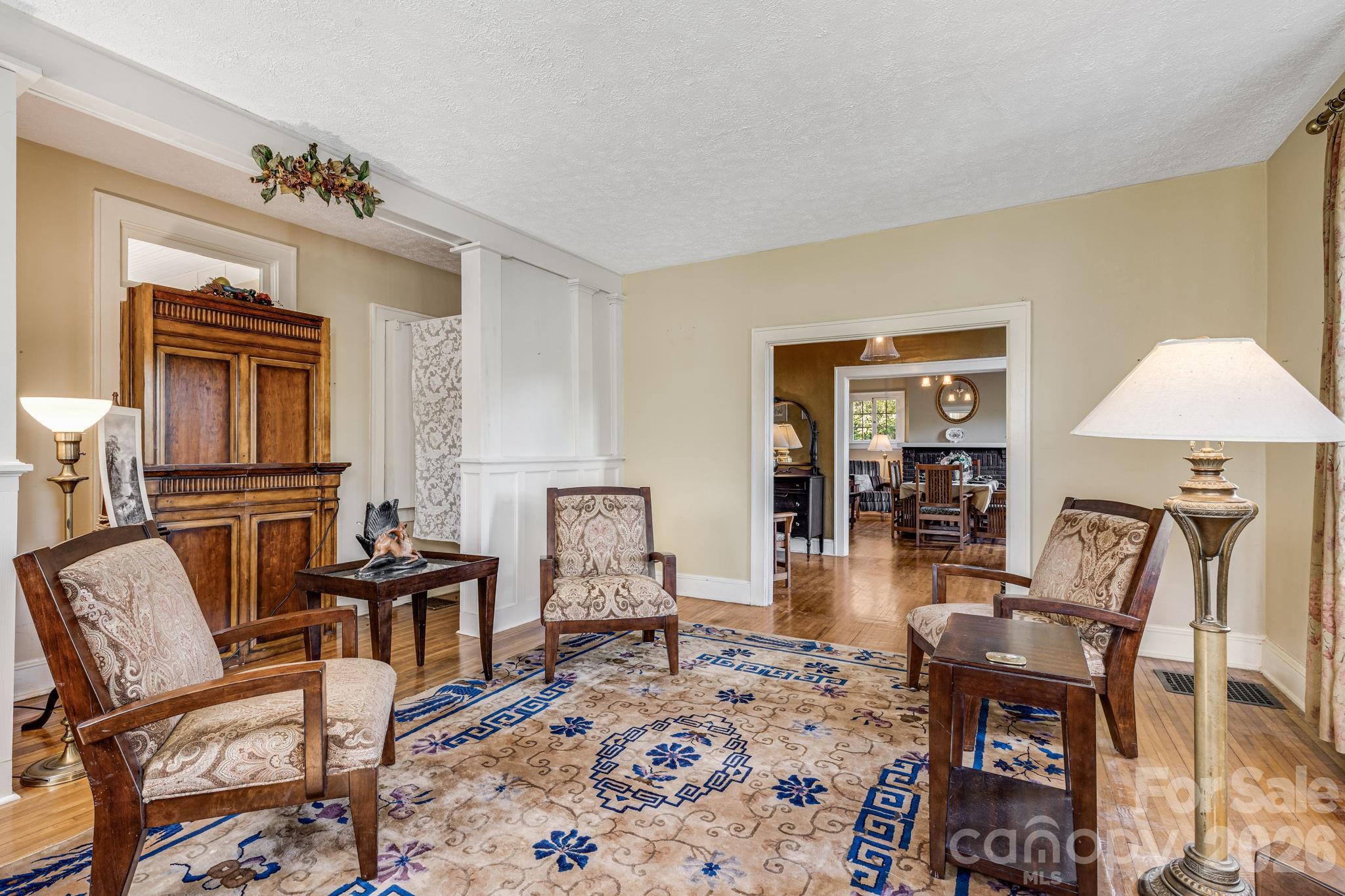 29 Walnut Street Property Photo 8