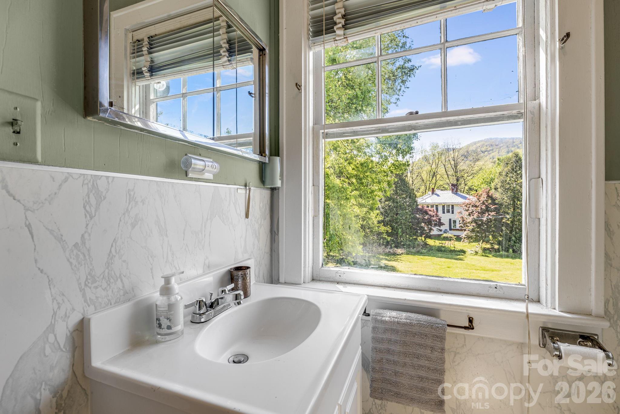 29 Walnut Street Property Photo 27