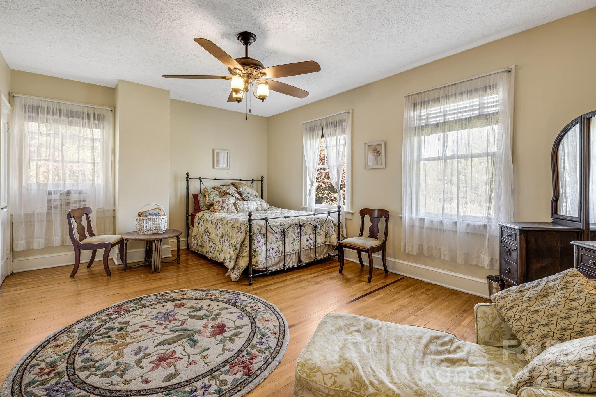 29 Walnut Street Property Photo 31