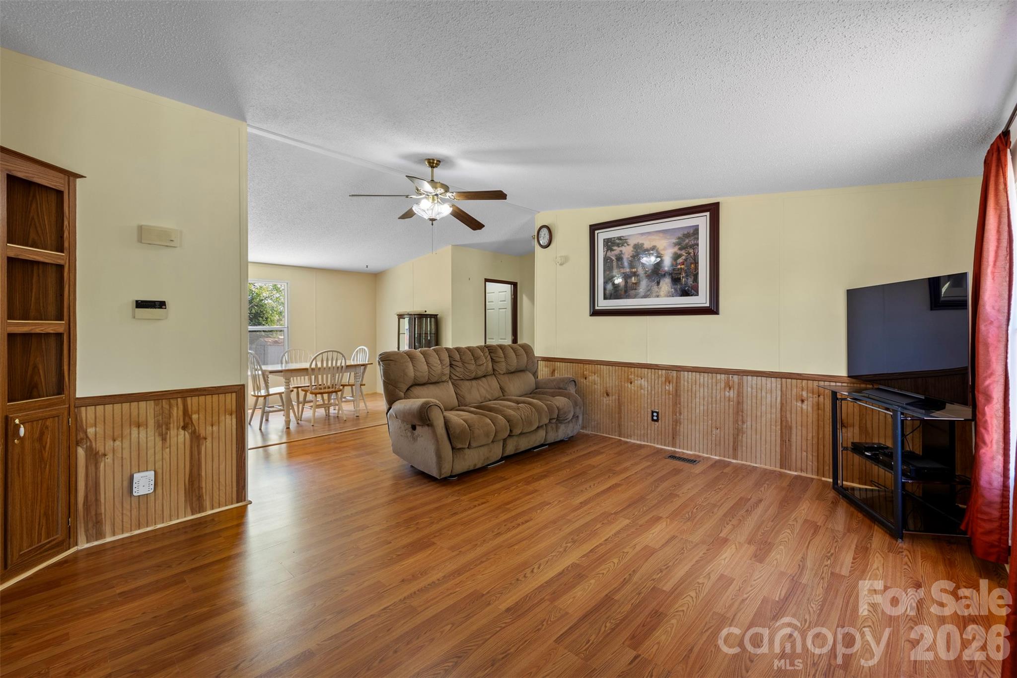 2095 Wildwood Drive 19 Property Photo 5