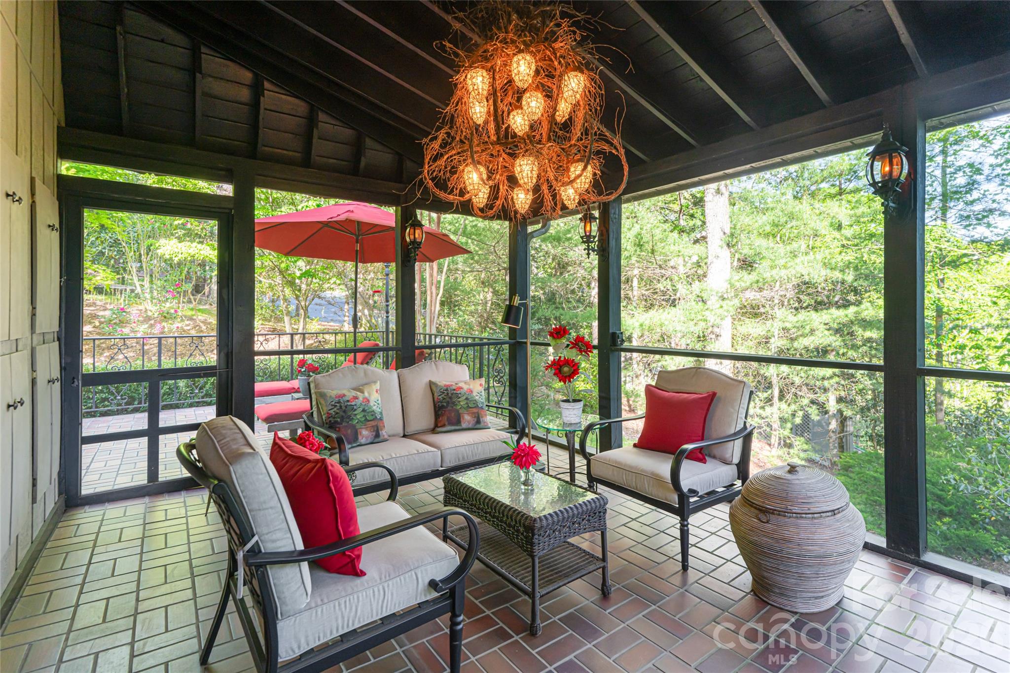 7 Cooper Cove Property Photo 2