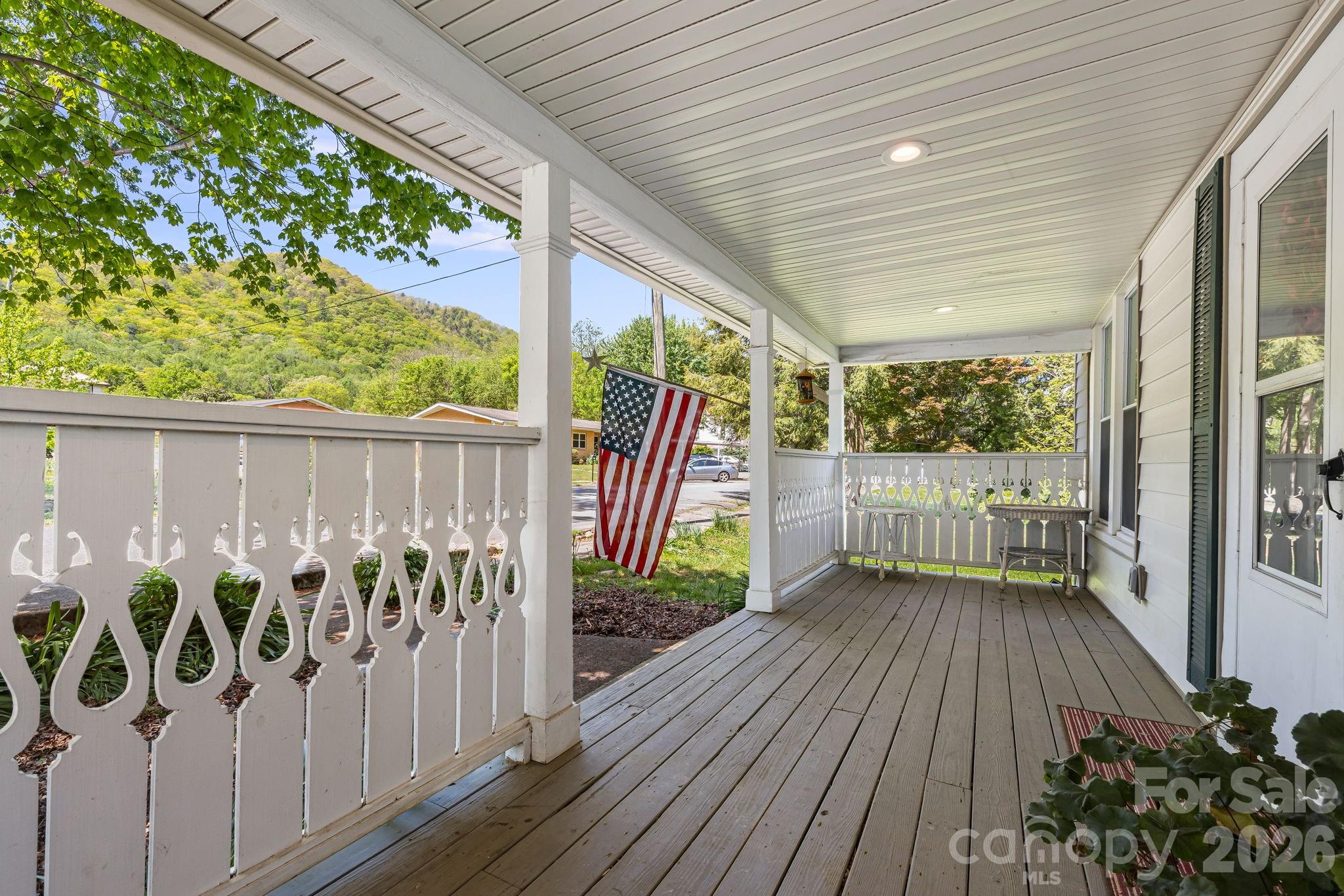 79 Walnut Street Property Photo 2