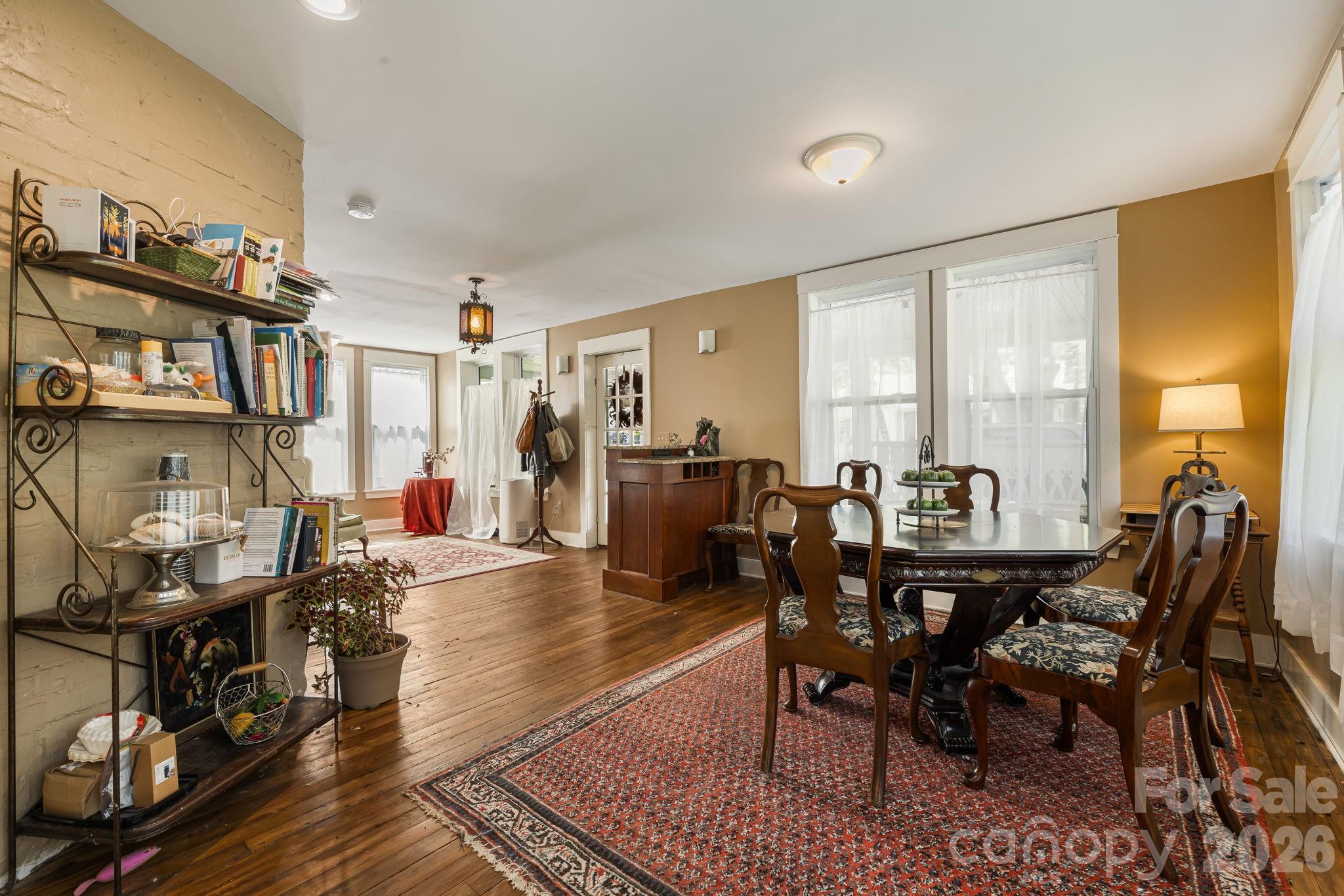 79 Walnut Street Property Photo 7