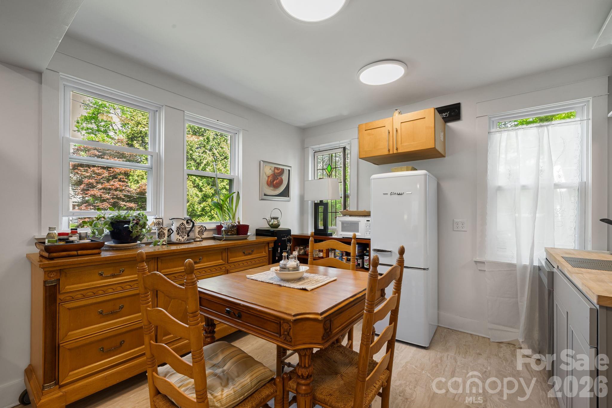 79 Walnut Street Property Photo 9