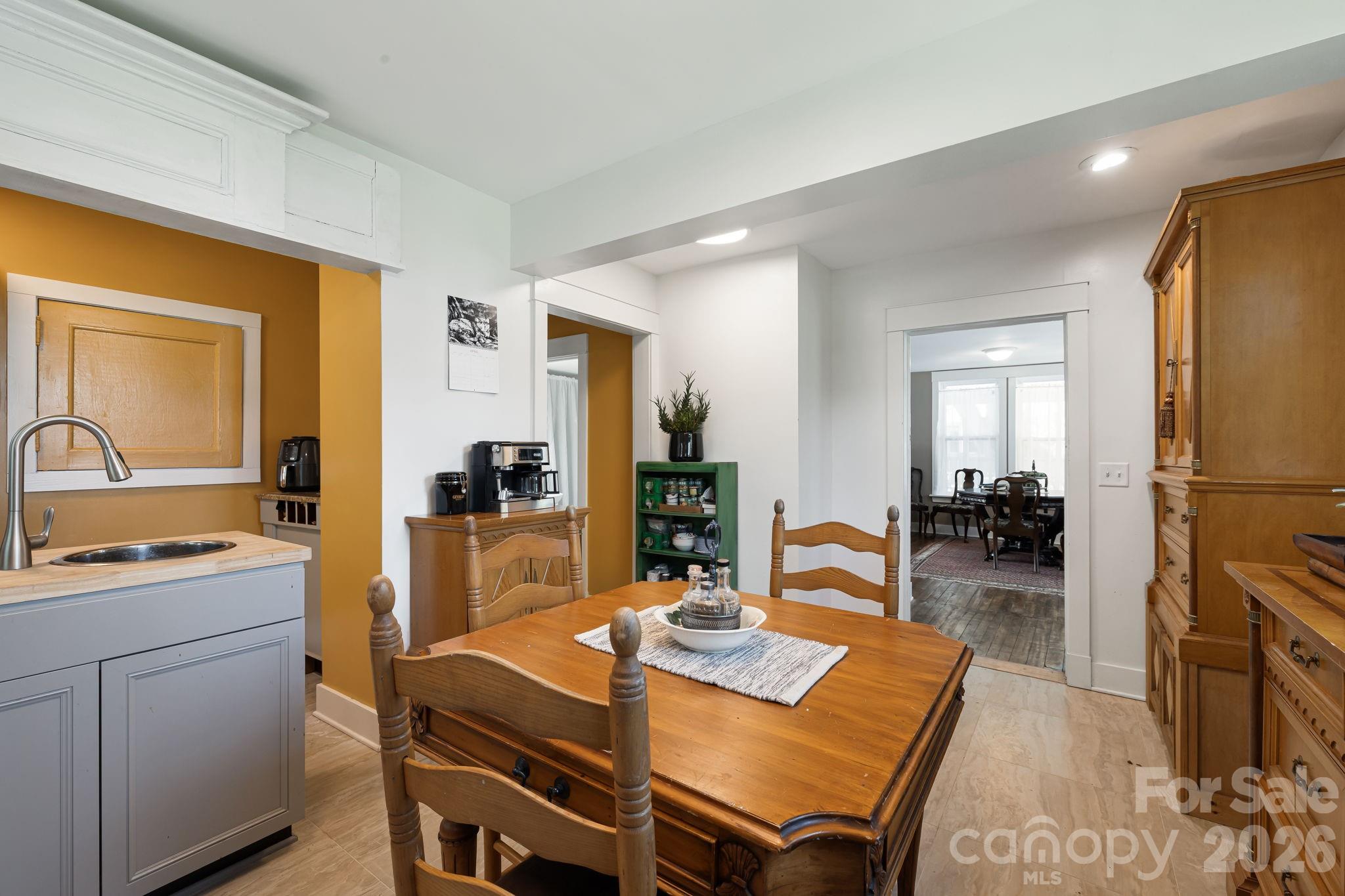 79 Walnut Street Property Photo 10