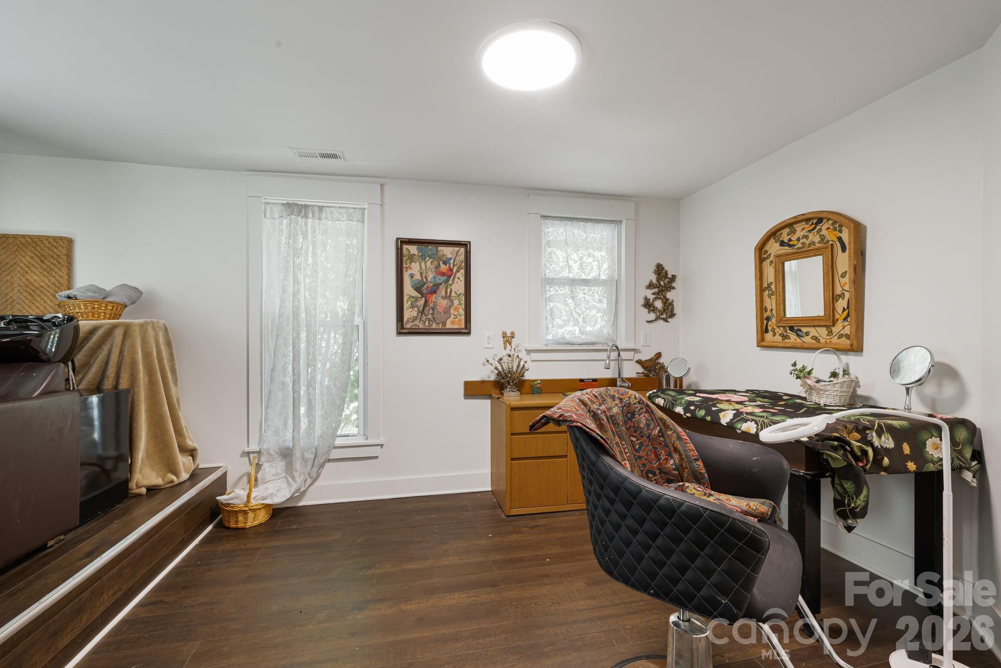 79 Walnut Street Property Photo 21