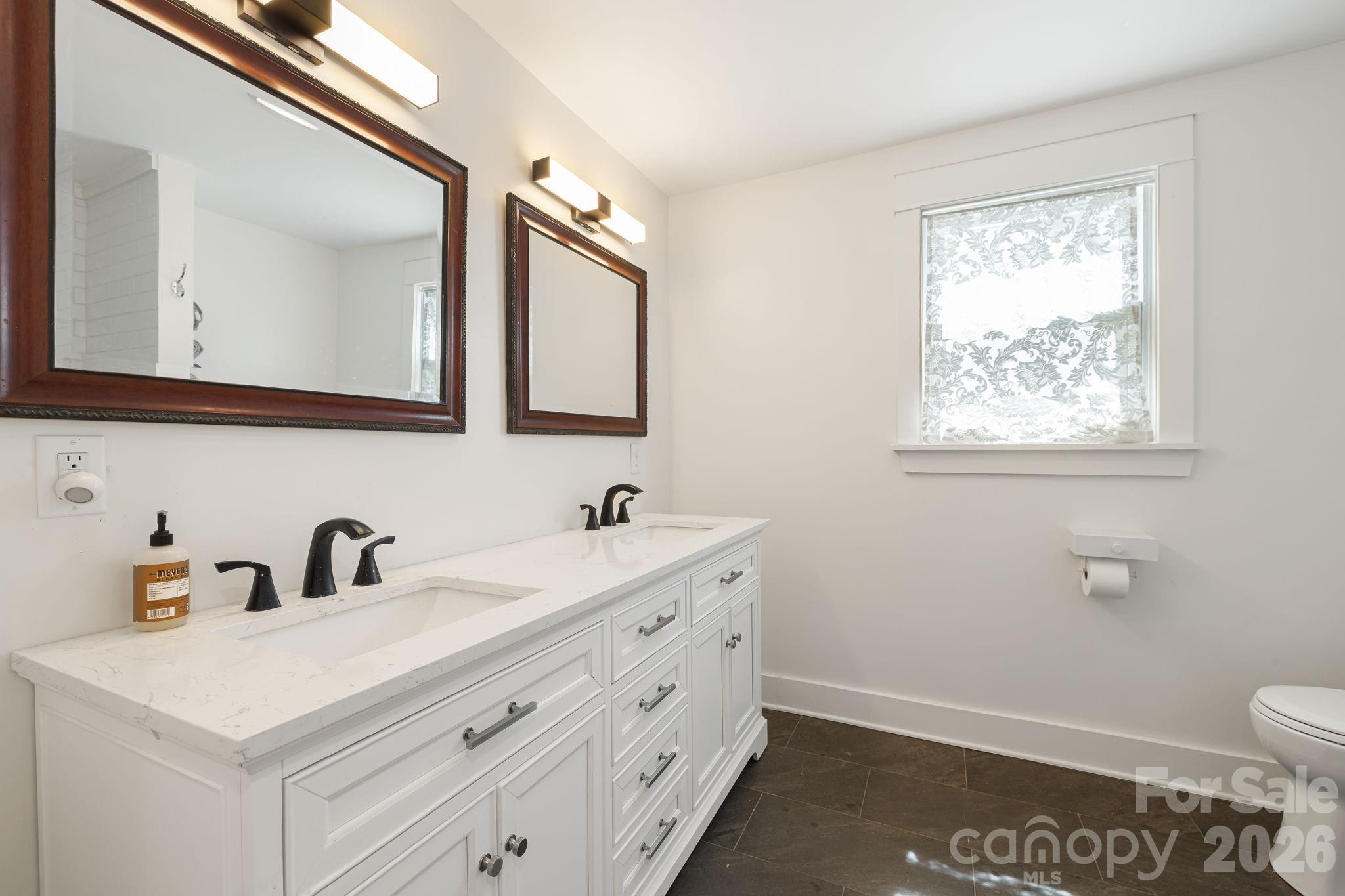 79 Walnut Street Property Photo 28