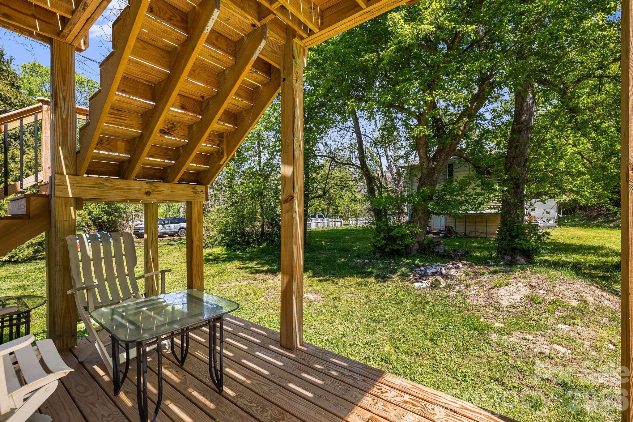79 Walnut Street Property Photo 43