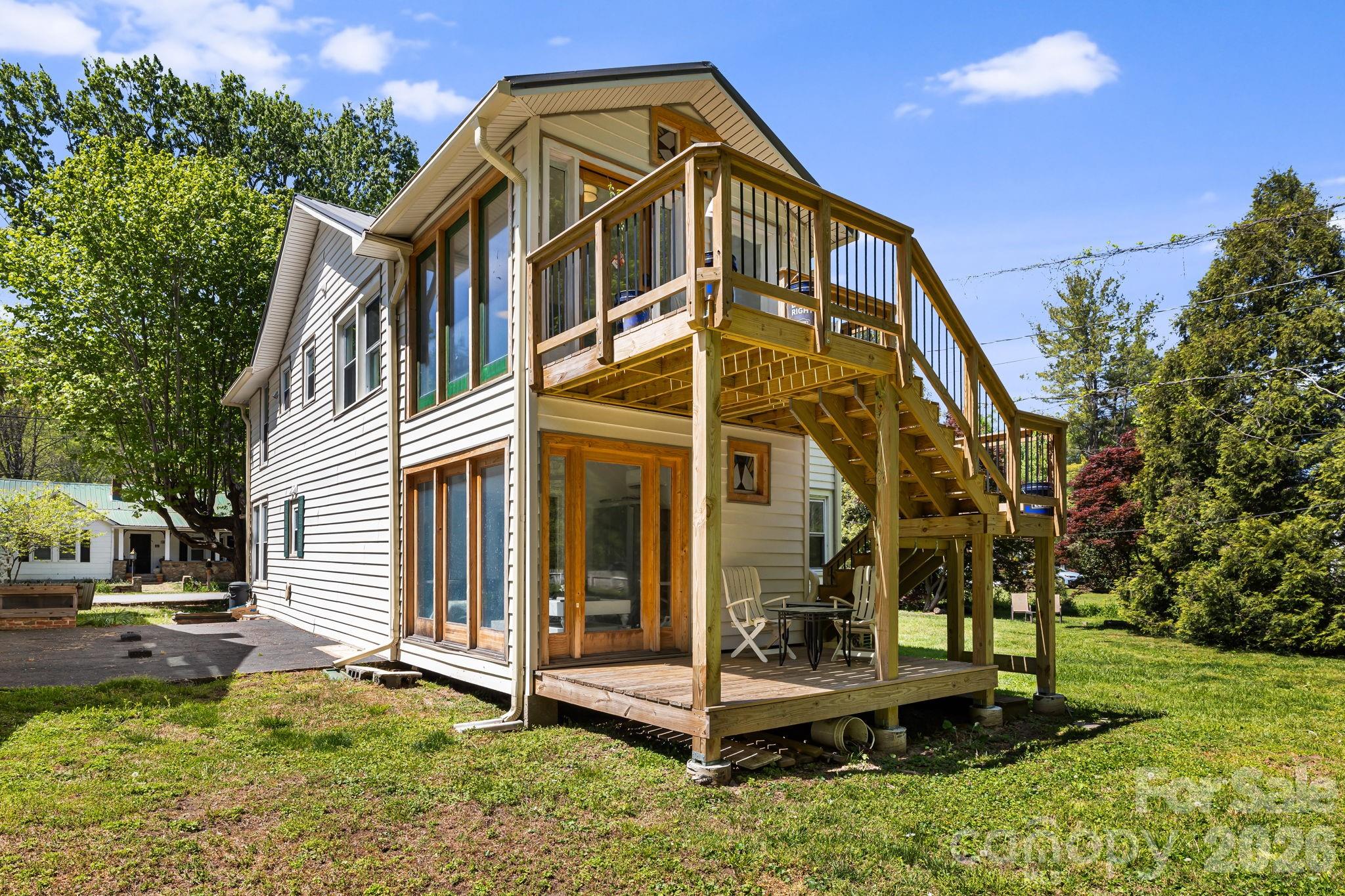 79 Walnut Street Property Photo 44