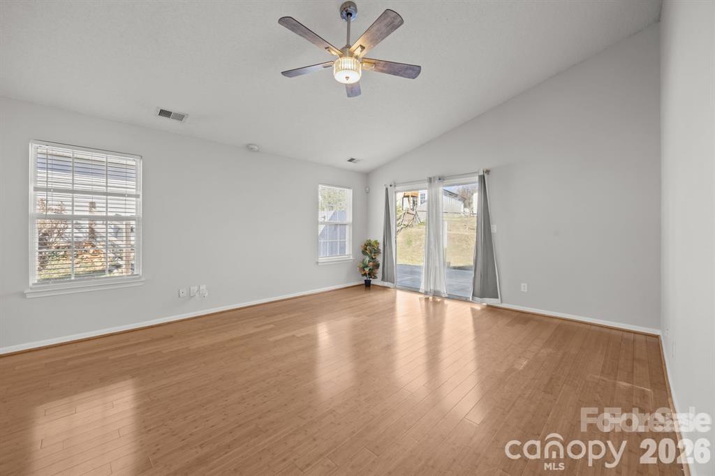 3043 Talledaga Lane Property Photo 6