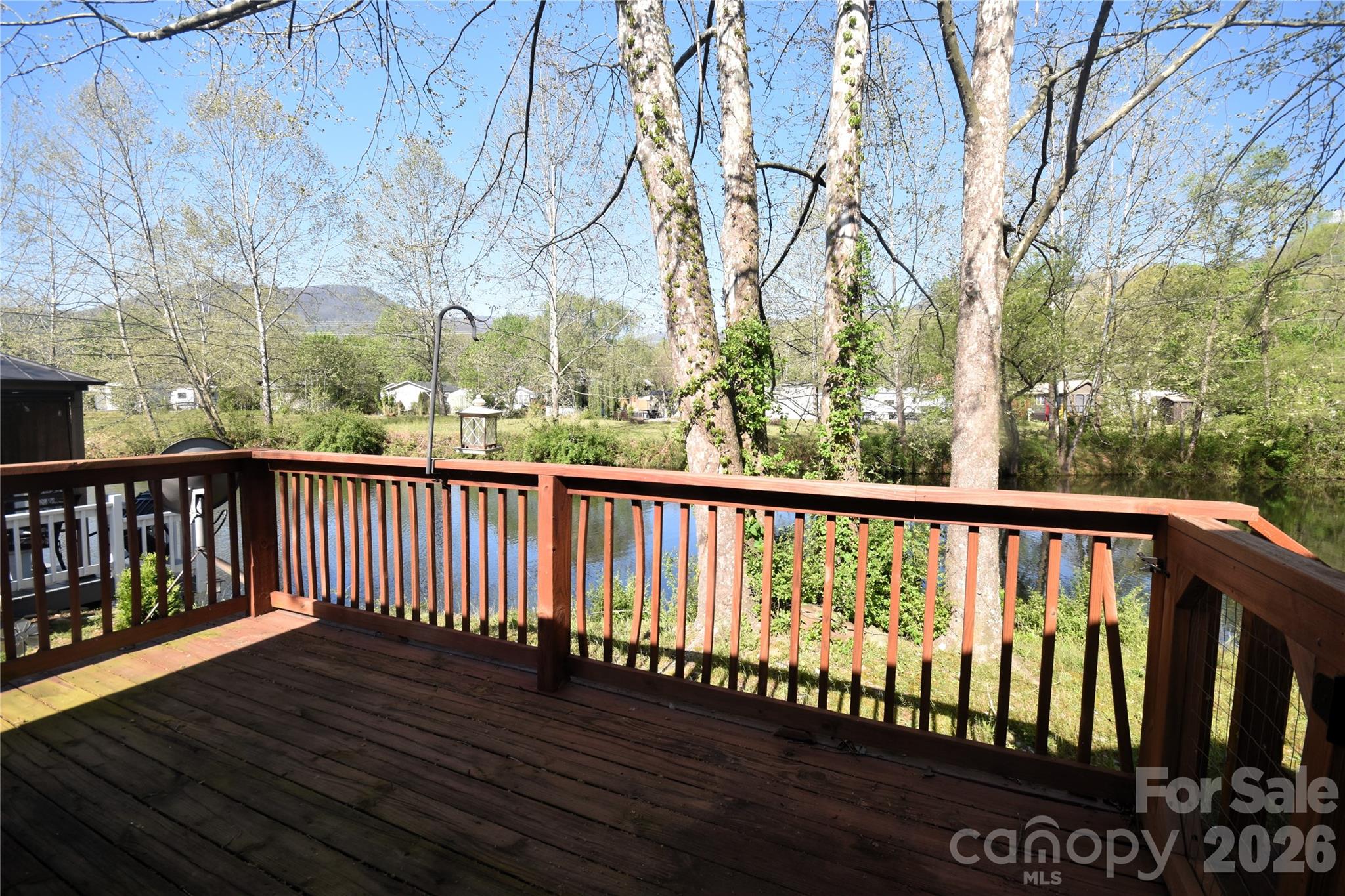 124 Pike Point Property Photo 4