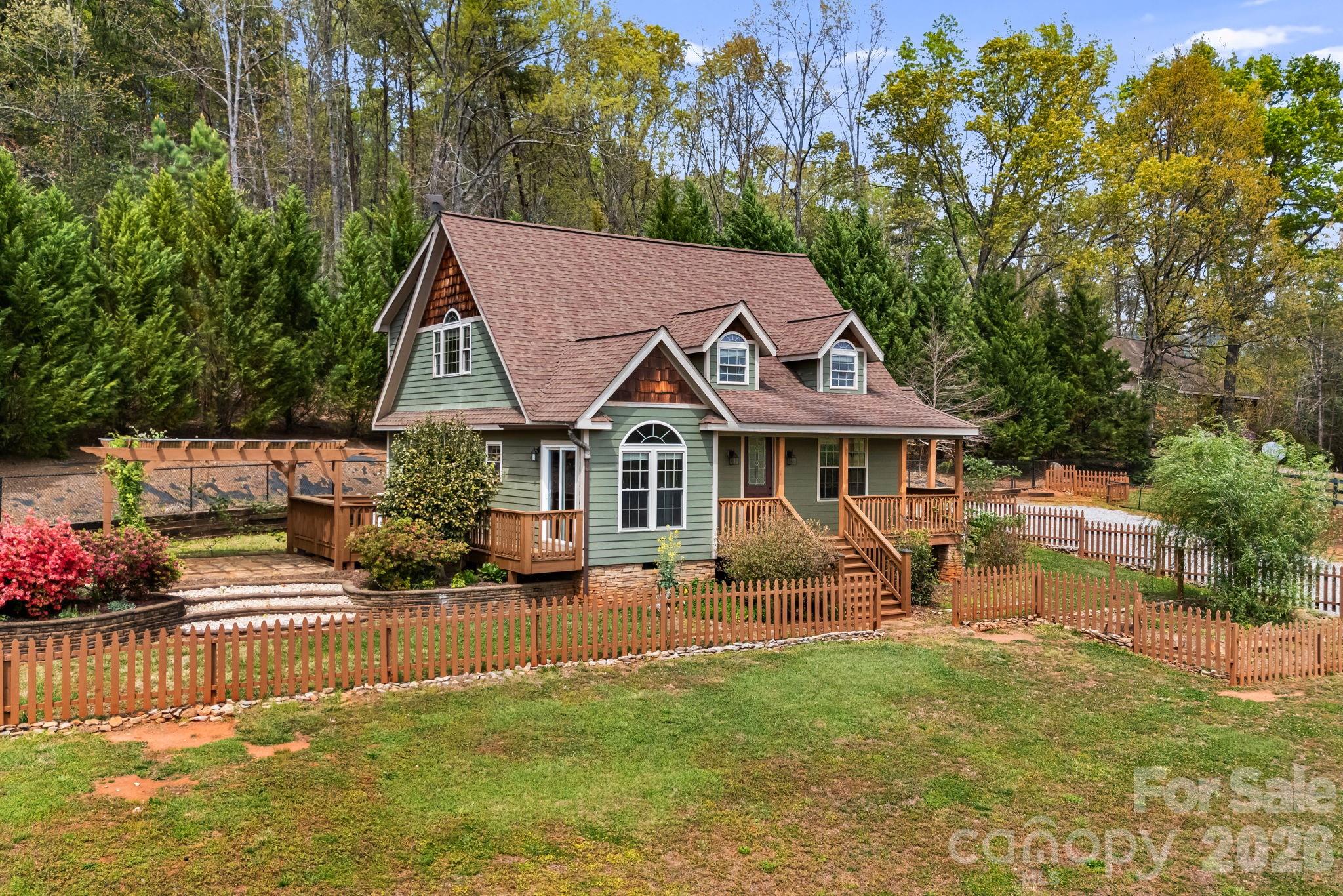 2011 Edgerton Road Property Photo 2