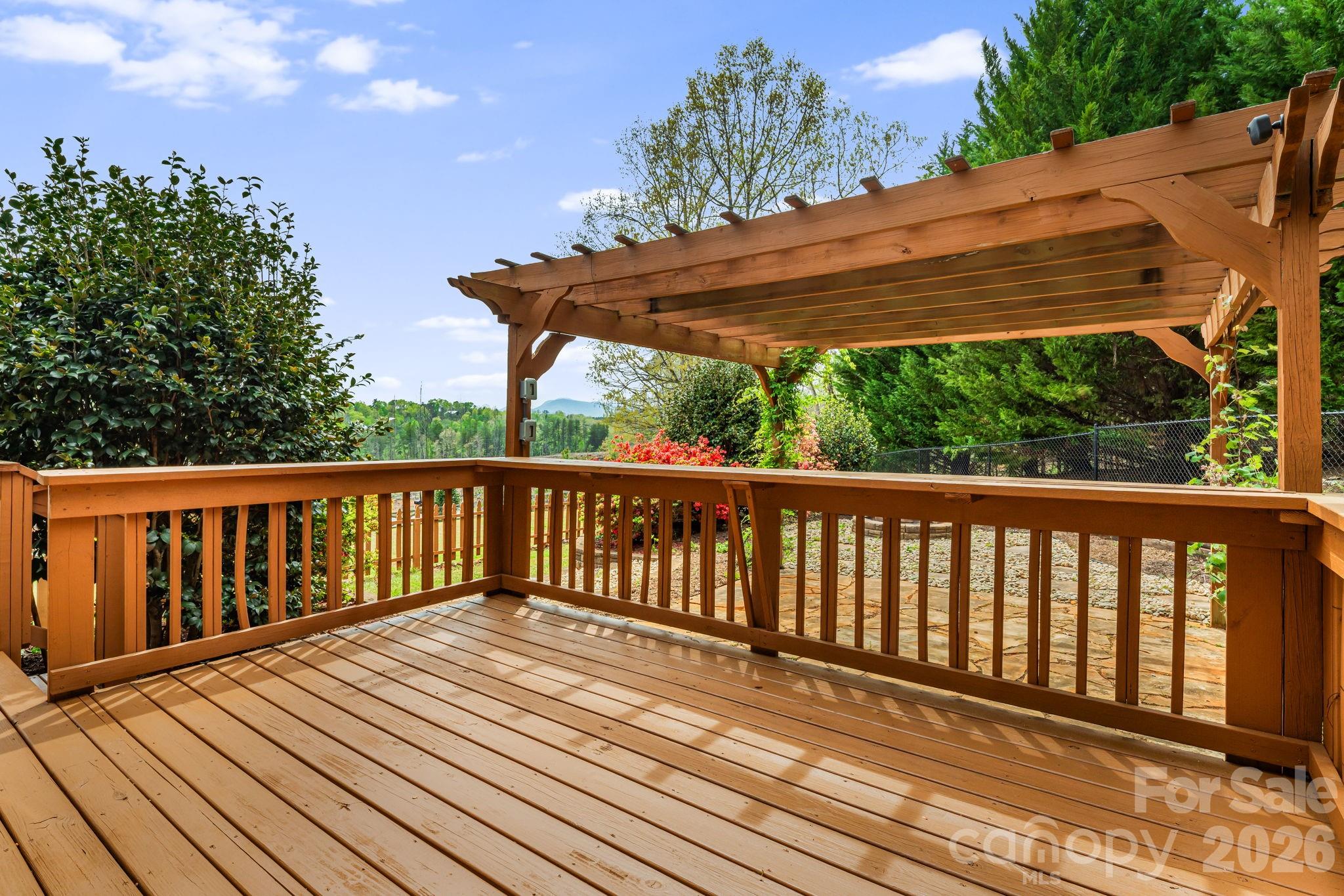 2011 Edgerton Road Property Photo 5