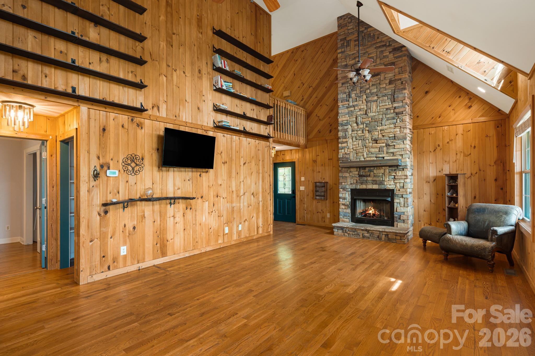 2011 Edgerton Road Property Photo 8