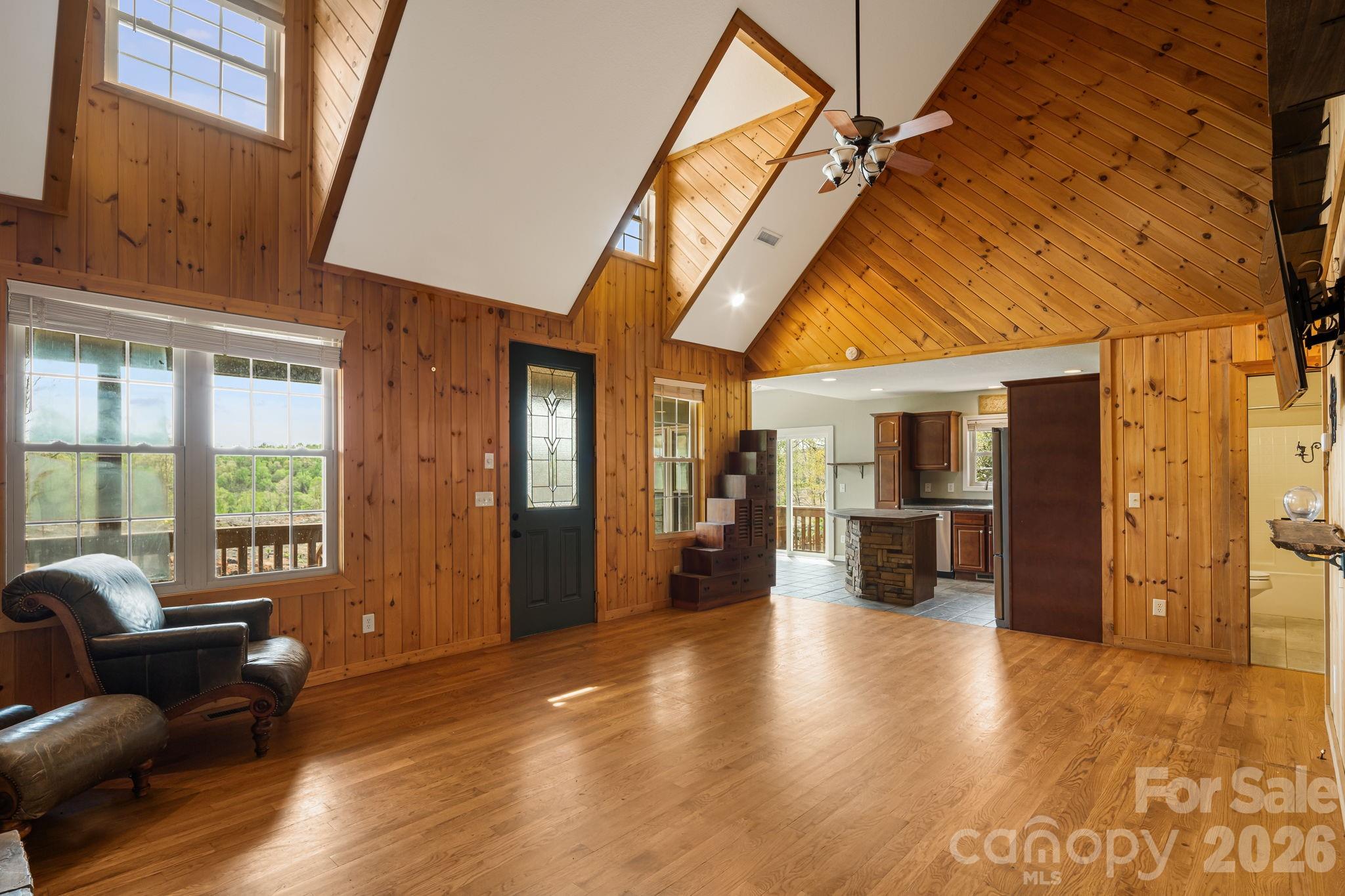 2011 Edgerton Road Property Photo 10