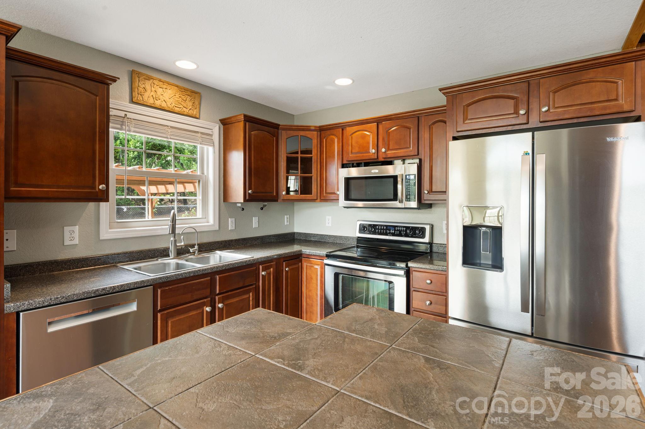 2011 Edgerton Road Property Photo 13