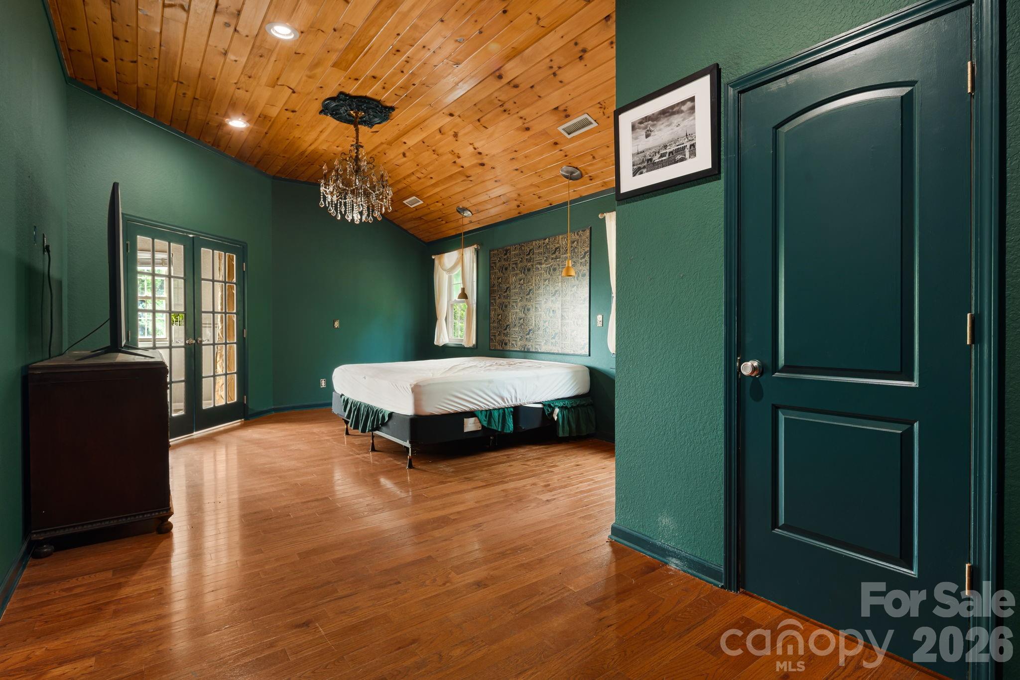 2011 Edgerton Road Property Photo 22
