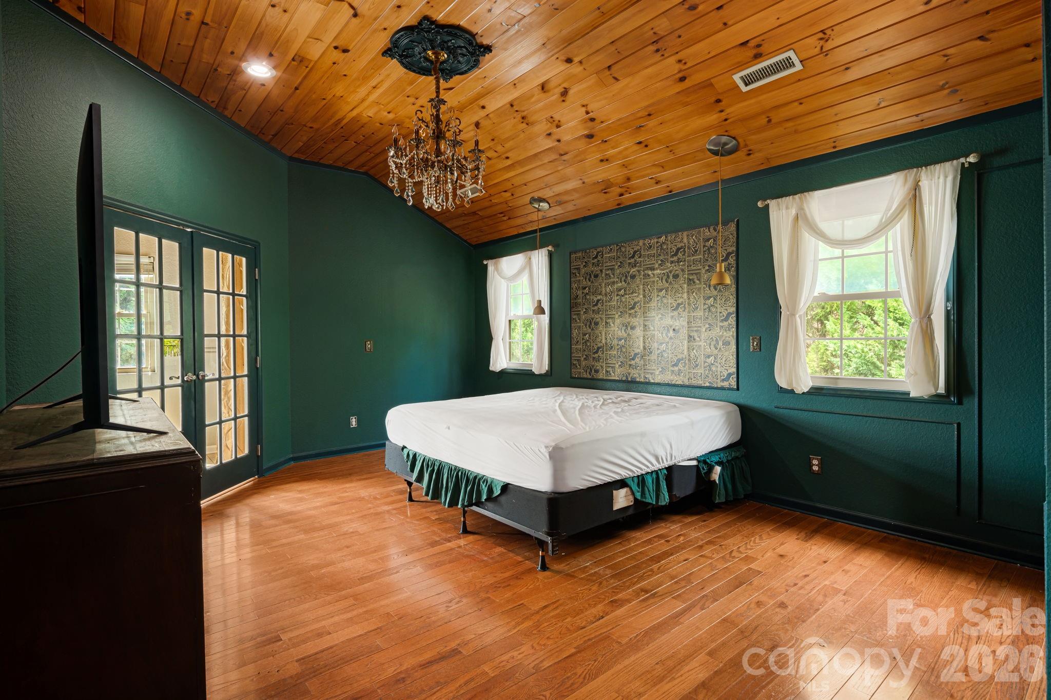 2011 Edgerton Road Property Photo 23